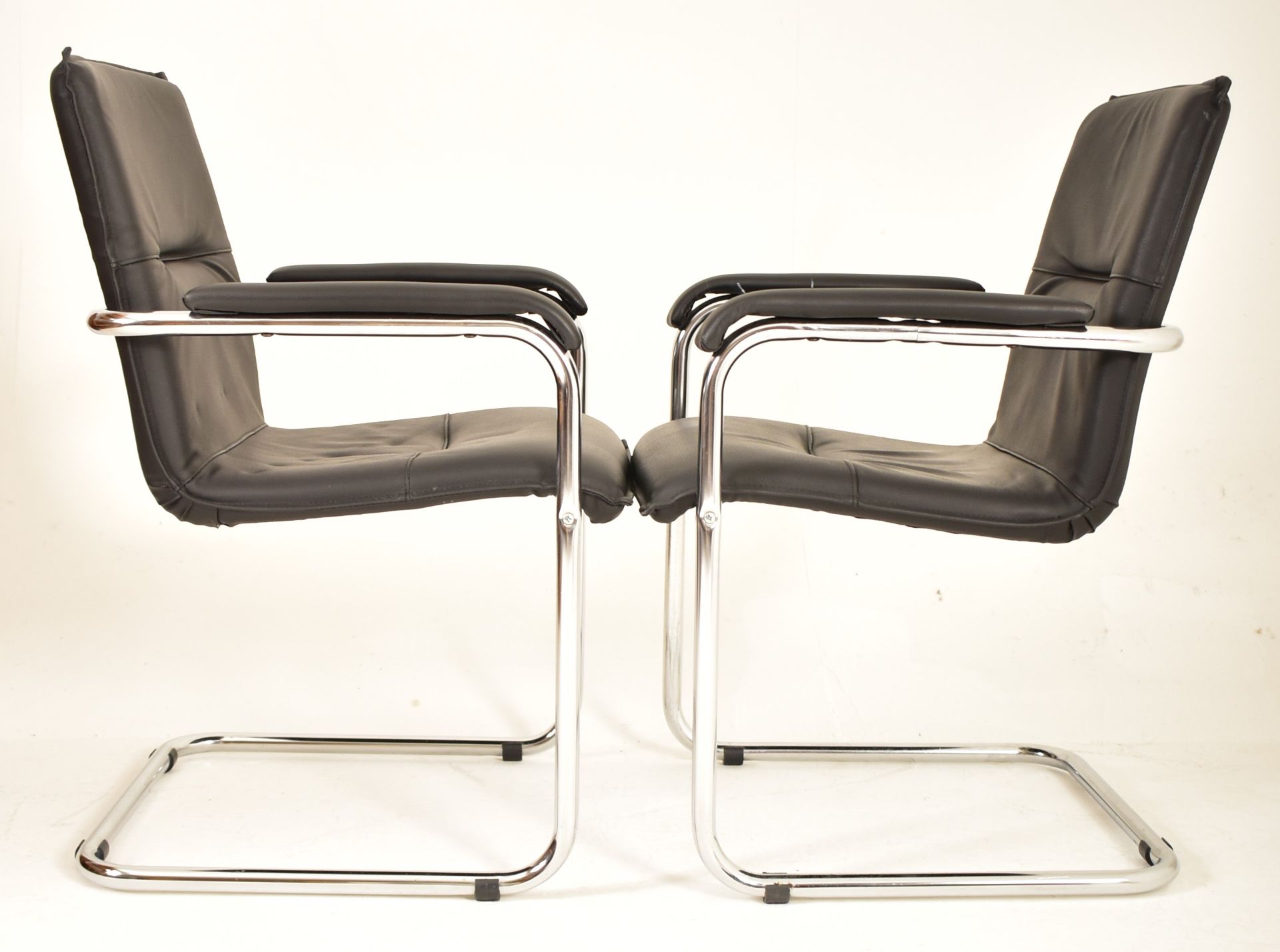 IN THE MANNER OF EAMES - PAIR OF 20TH CENTURY OFFICE DESK CHAIRS - Bild 4 aus 6