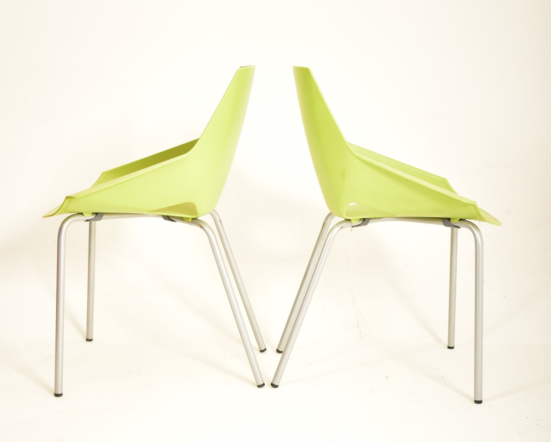 ACTIU - VIVA CHAIR - SET OF FOUR STACKING DINING CHAIRS - Image 3 of 4