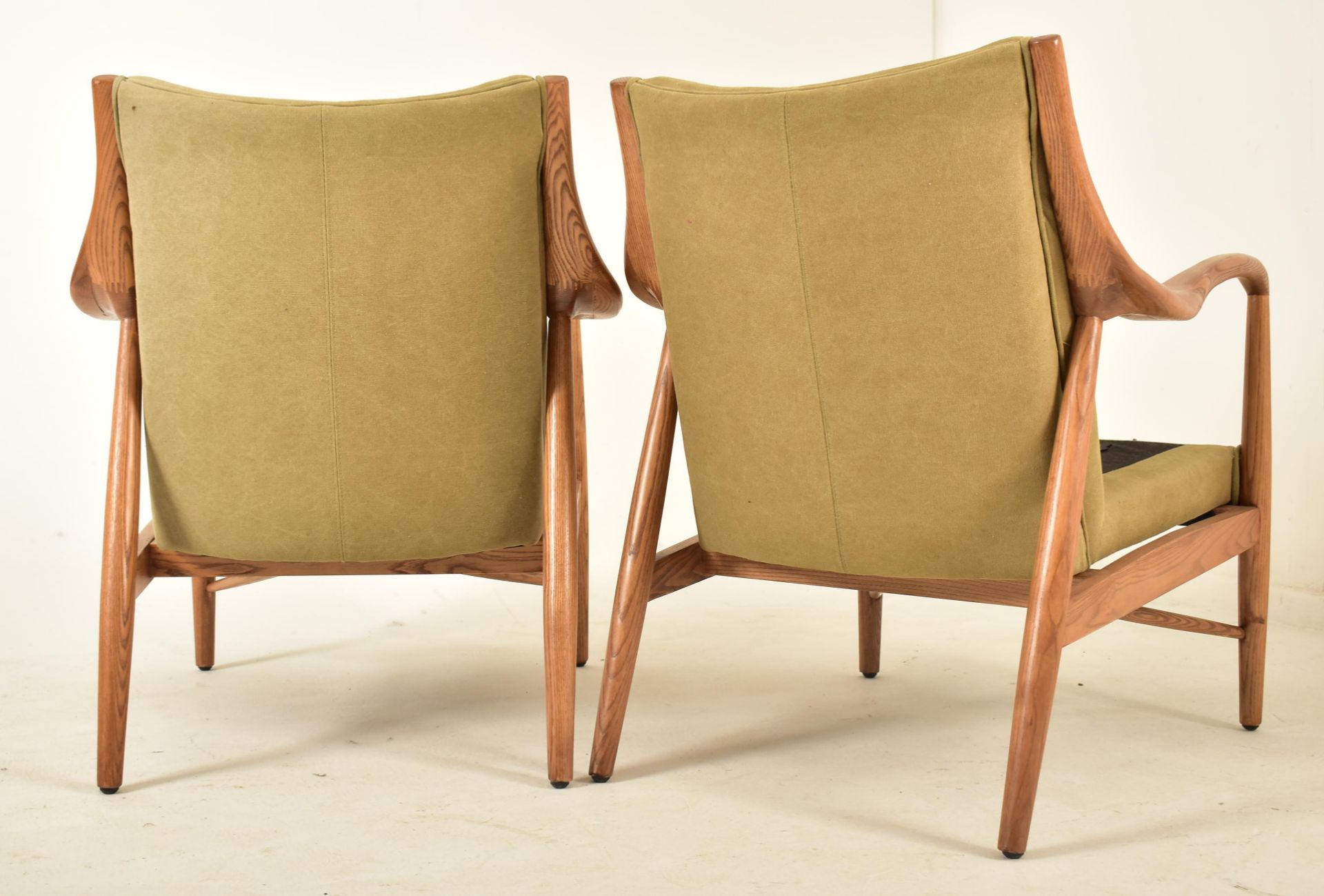 PAIR OF CONTEMPORARY RETRO STYLE OAK FRAMED ARMCHAIRS - Image 4 of 4