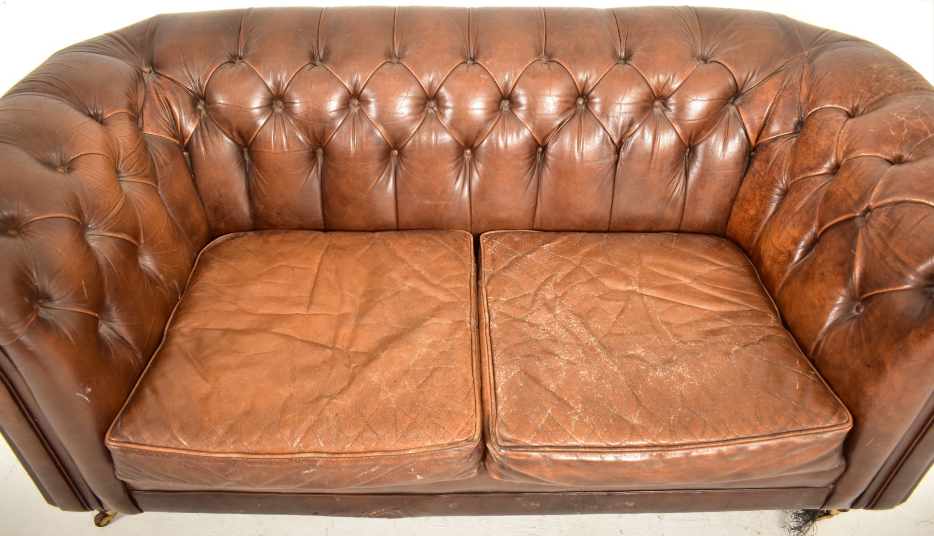 CONTEMPORARY BROWN LEATHER CHESTERFIELD SOFA - Image 2 of 7