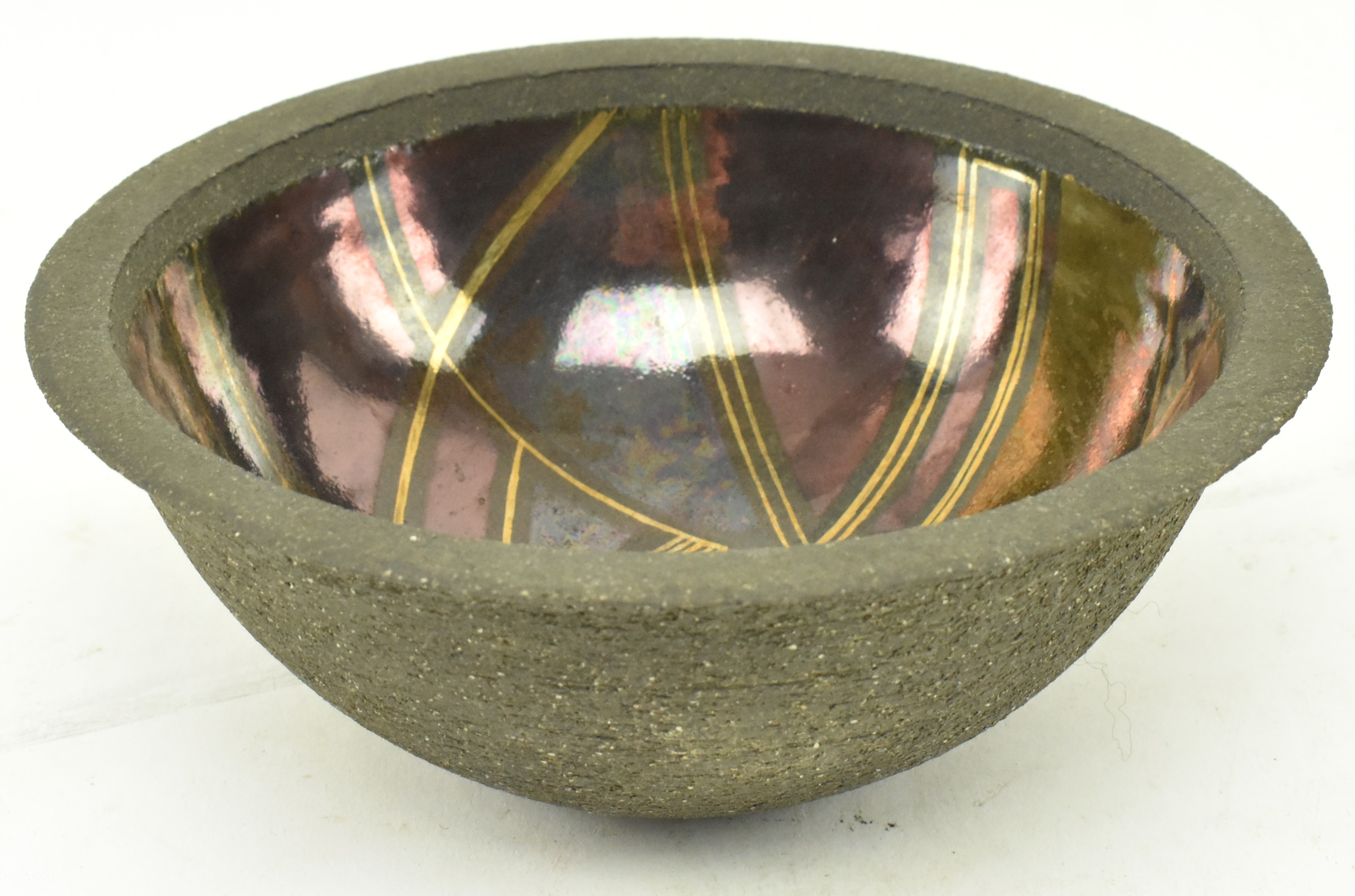 JOHN WHEELDON (B. 1950) - STUDIO POTTERY STONEWARE LIPPED BOWL - Image 3 of 6