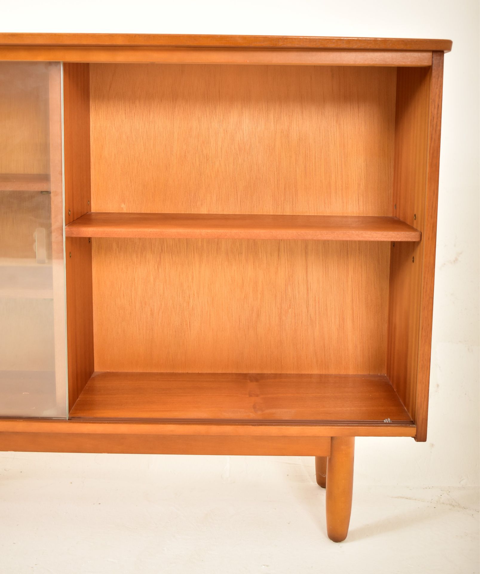 MID CENTURY TEAK AND GLASS DISPLAY CABINET / BOOKCASE - Image 4 of 6