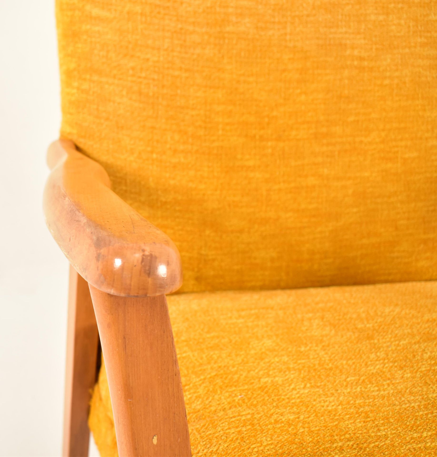 VINTAGE BEECH FRAMED EASY LOUNGE ARMCHAIR - Image 3 of 5