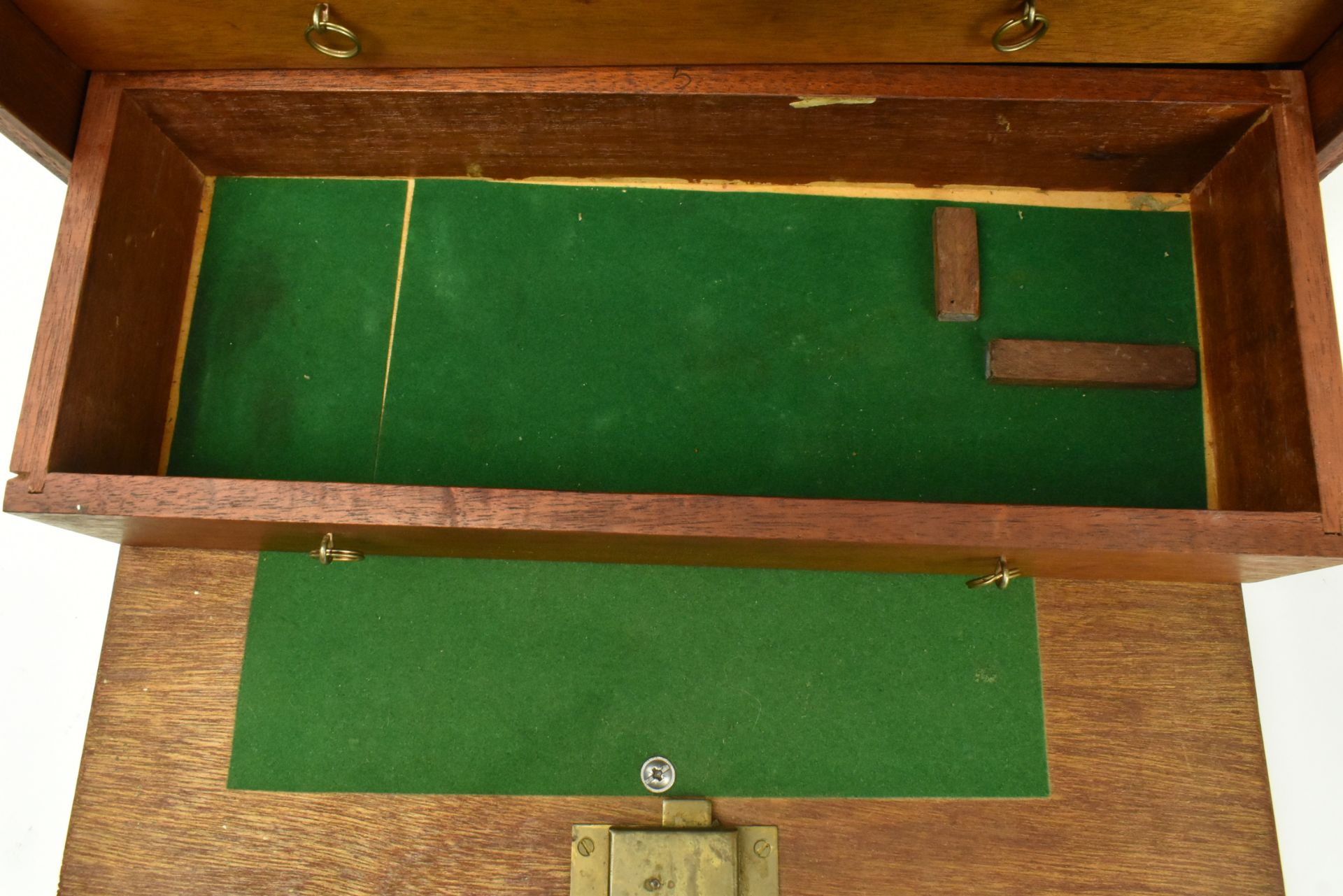 20TH CENTURY OAK VENEERED ENGINEERS WORKMAN'S TOOL CHEST - Image 5 of 6