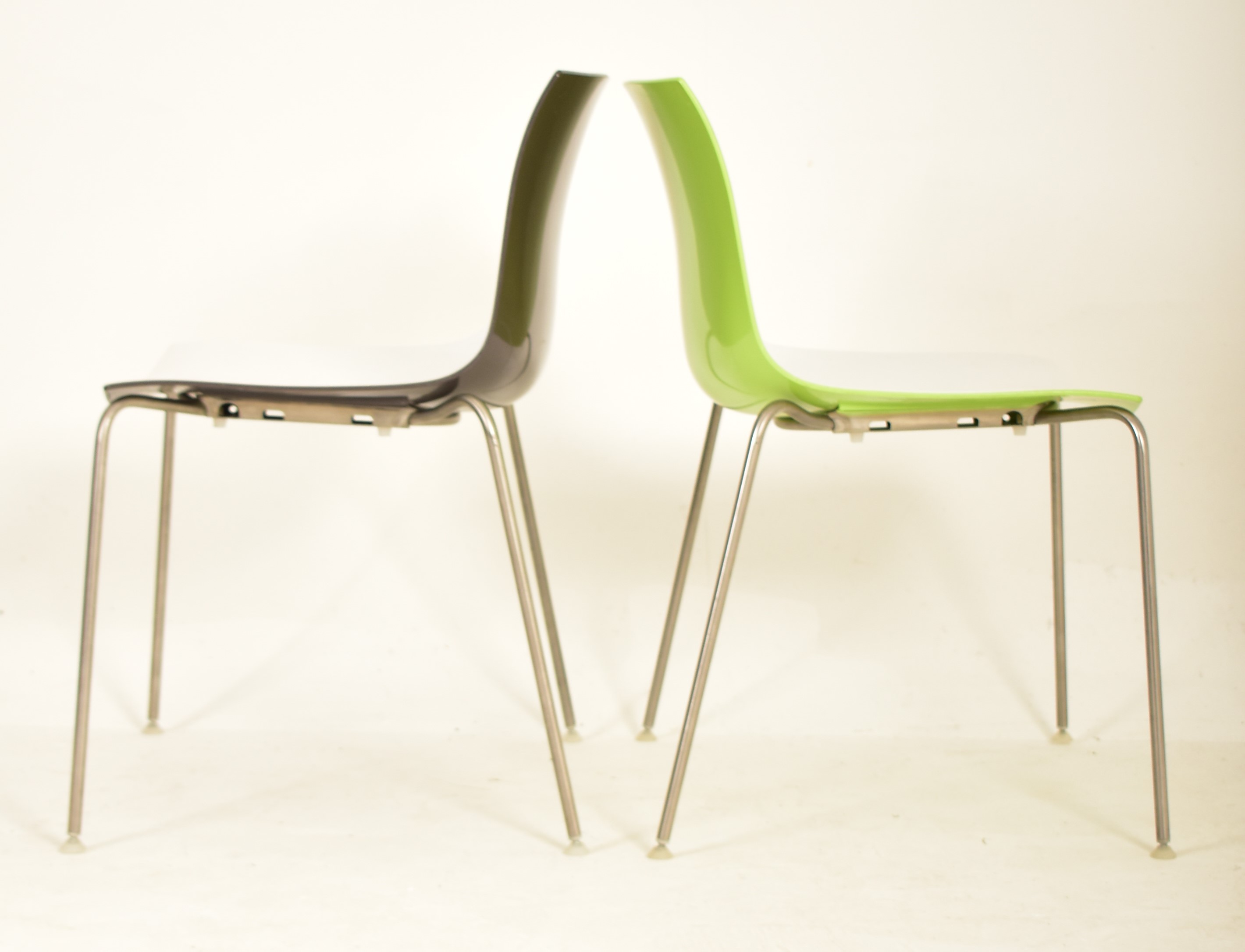 LIEVORE MOLINA X ARPER - CATIFA 46 - SEVEN STACKING CHAIRS - Image 6 of 6