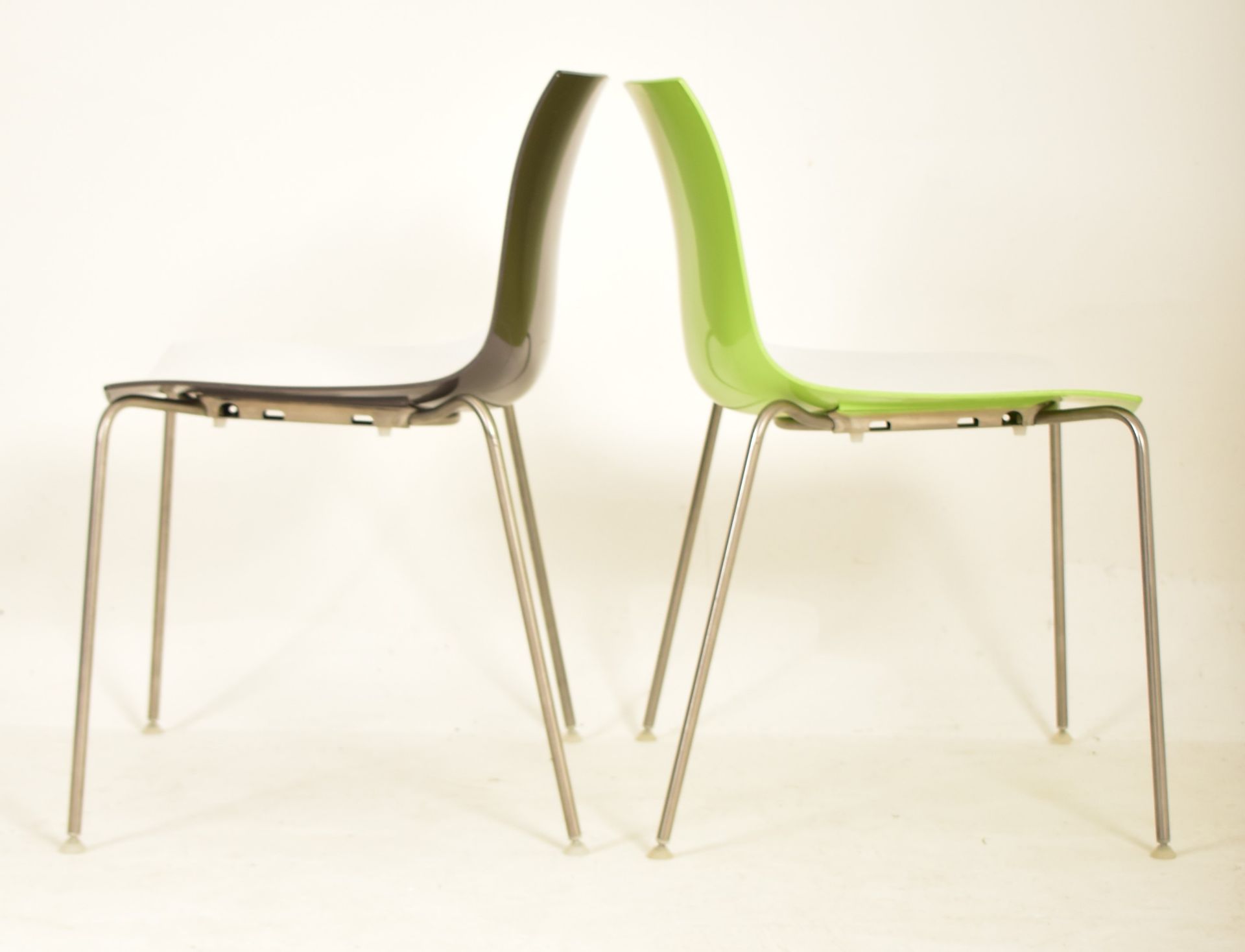 LIEVORE MOLINA X ARPER - CATIFA 46 - SEVEN STACKING CHAIRS - Image 6 of 6