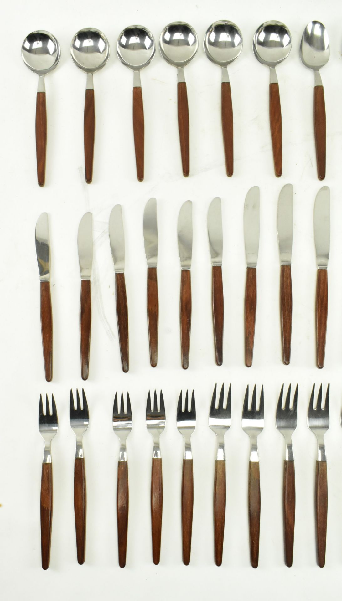 RETRO 20TH CENTURY DUTCH TEAK HANDLED CUTLERY SERVICE - Bild 2 aus 5