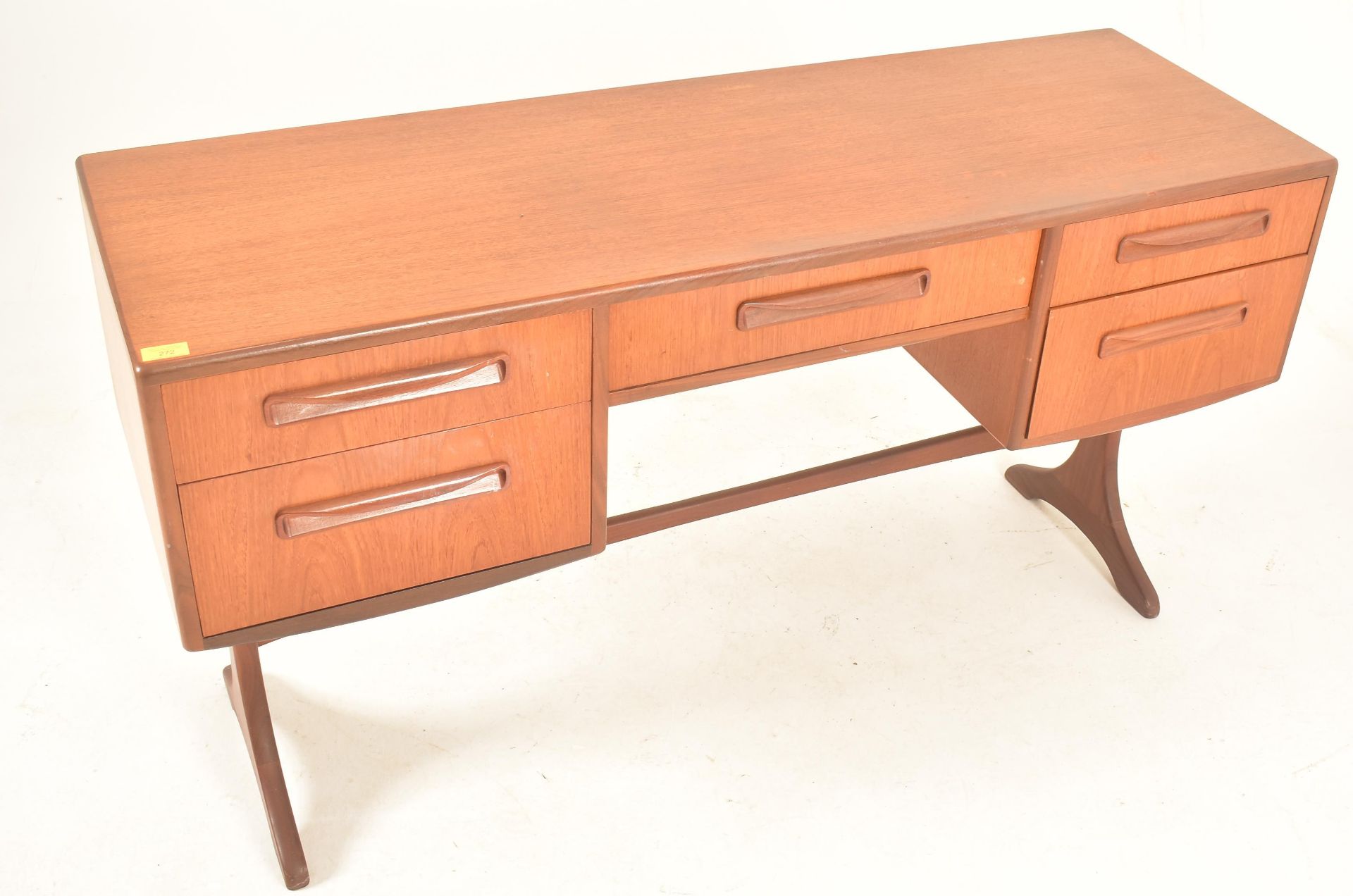 G-PLAN - FRESCO - MID CENTURY 1960S TEAK WRITING DESK - Image 2 of 6