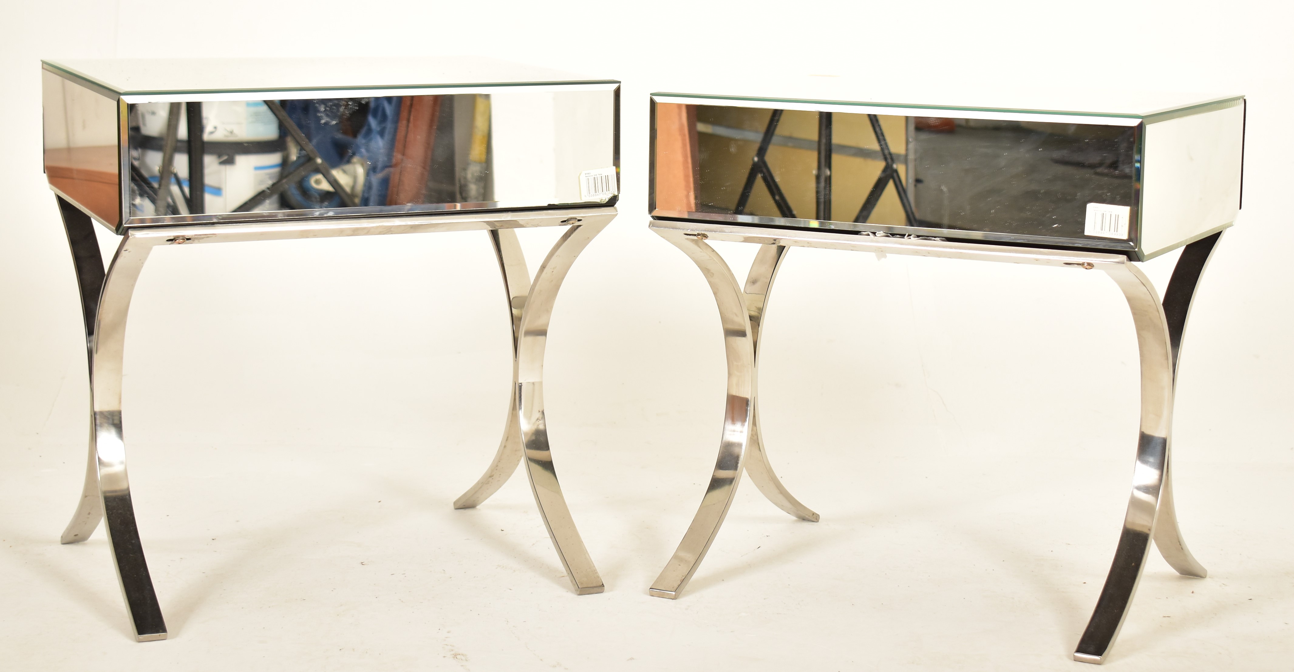 R.V. ASTLEY - SOVANA BEDSIDE - A PAIR OF DESIGNER BEDSIDE TABLES - Image 4 of 5