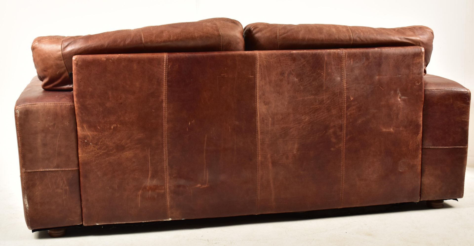 CONTEMPORARY BRITISH DESIGN TWO SEATER LEATHER SOFA - Bild 4 aus 4