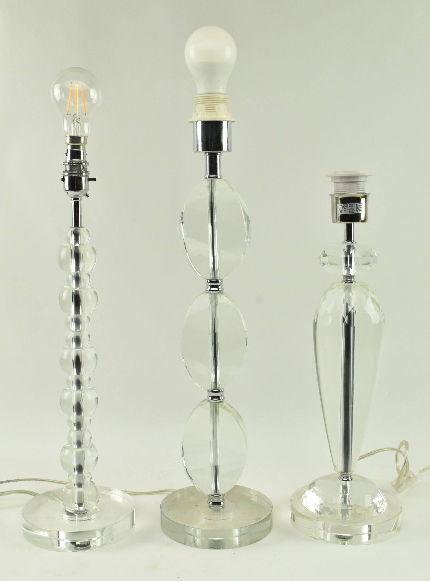 HARLEQUIN SET OF THREE CONTEMPORARY CLEAR GLASS DESK LAMPS - Image 2 of 6
