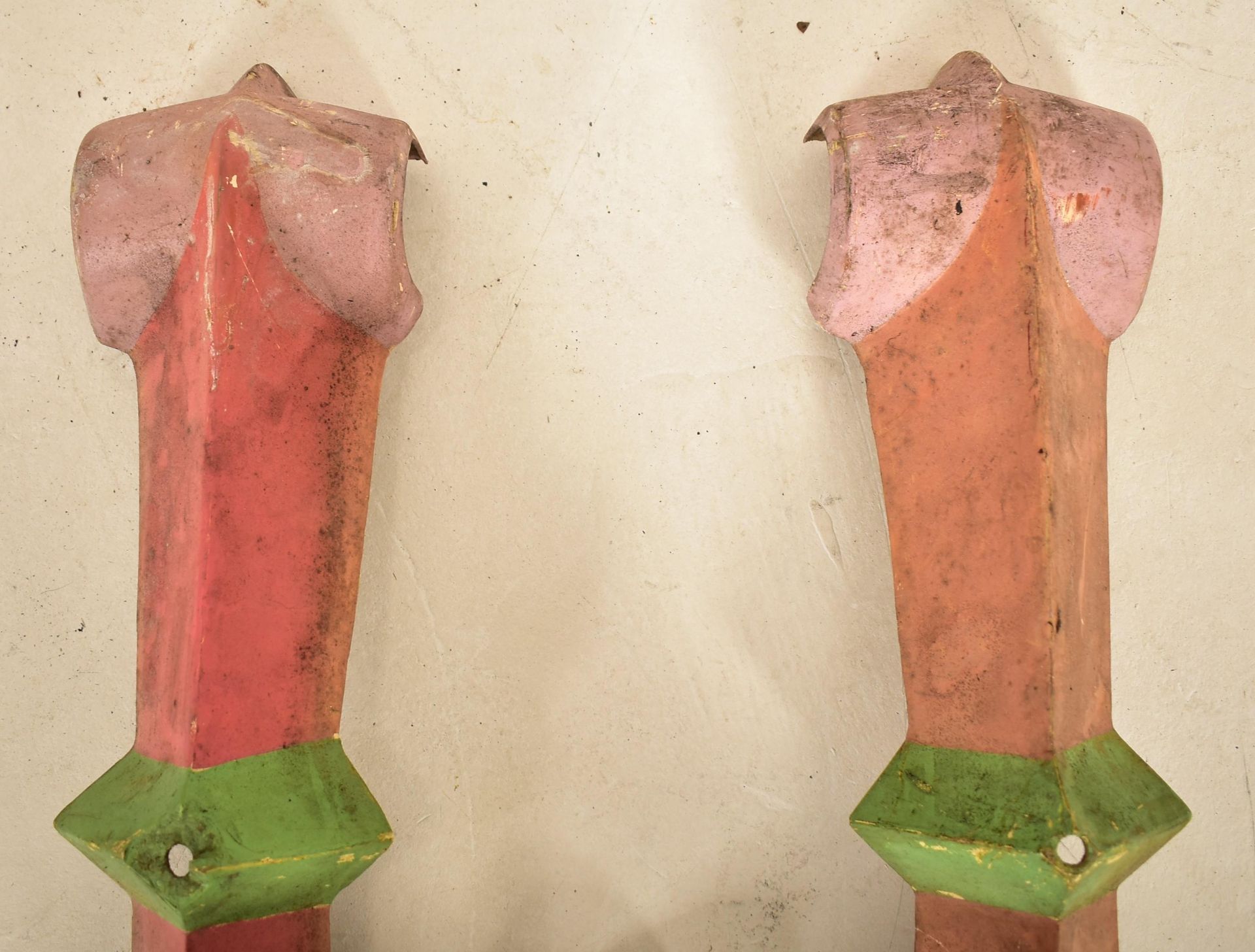 PAIR OF VINTAGE ART DECO INFLUENCED FIBERGLASS UPRIGHTS - Image 3 of 4