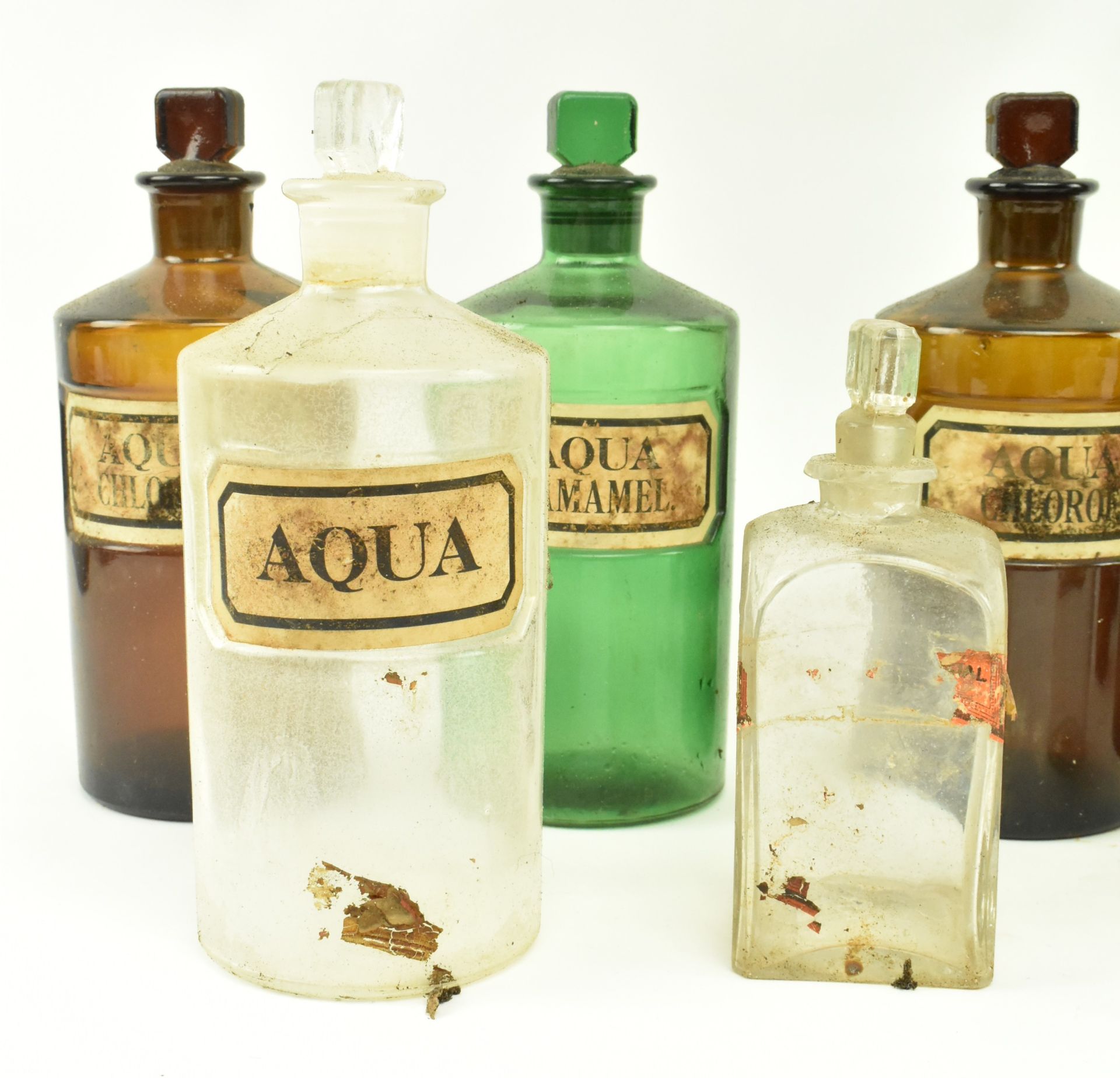 SELECTION OF EARLY 20TH CENTURY APOTHECARY BOTTLES - Image 4 of 6