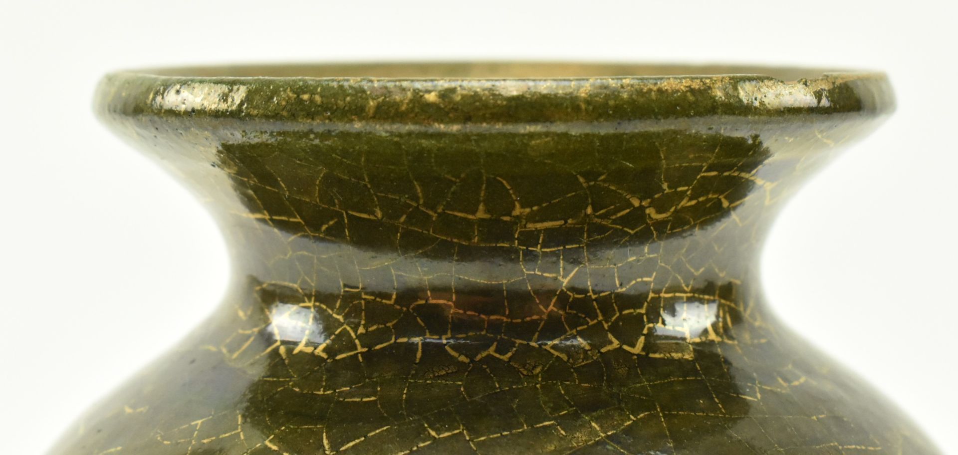 SIR EDMUND ELTON - ELTONWARE POTTERY - CRACKLE GILT GLAZE VASE - Image 4 of 5