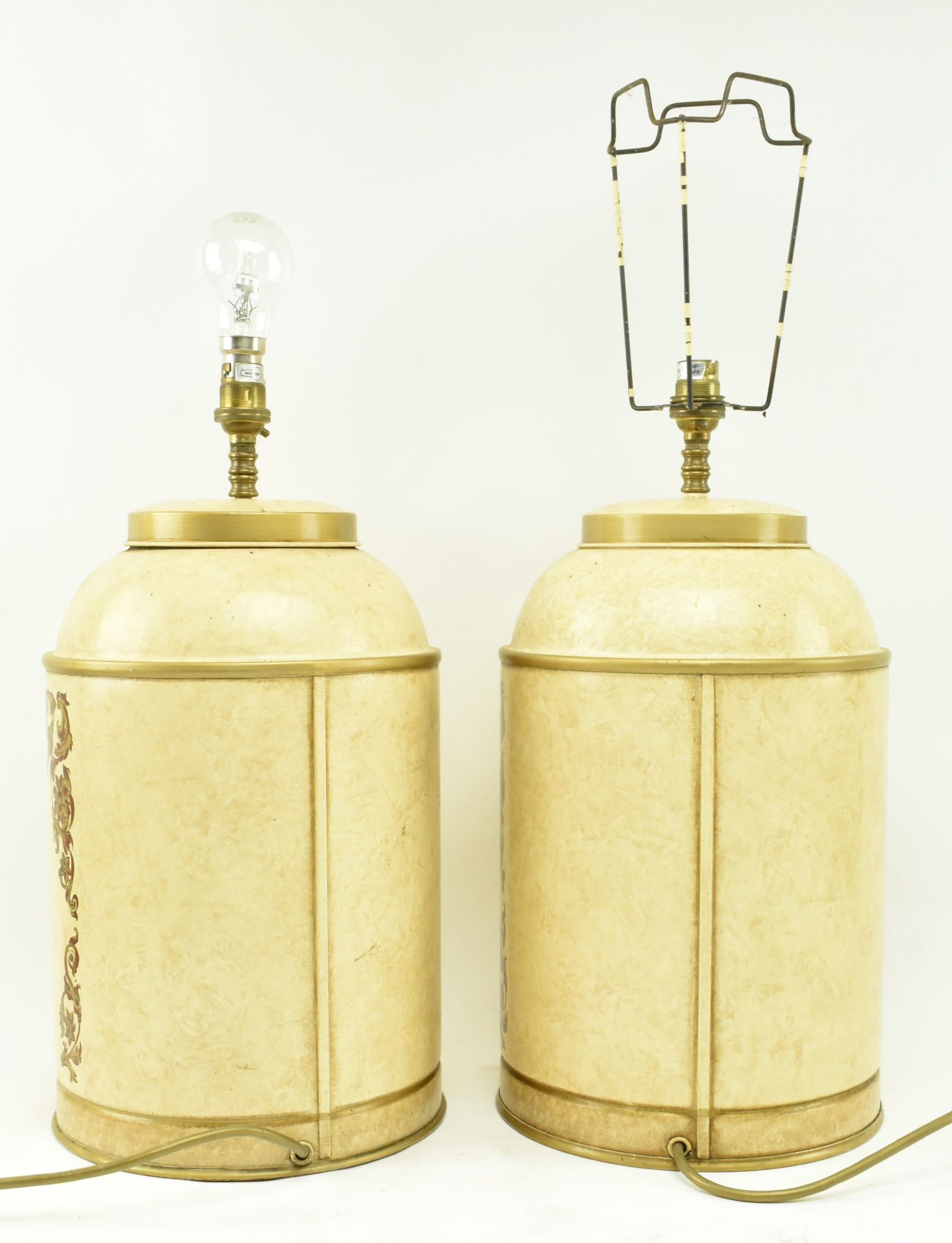 TINDLE LIGHTING - PAIR OF CONTEMPORARY TOLE DESK LAMPS - Image 6 of 6