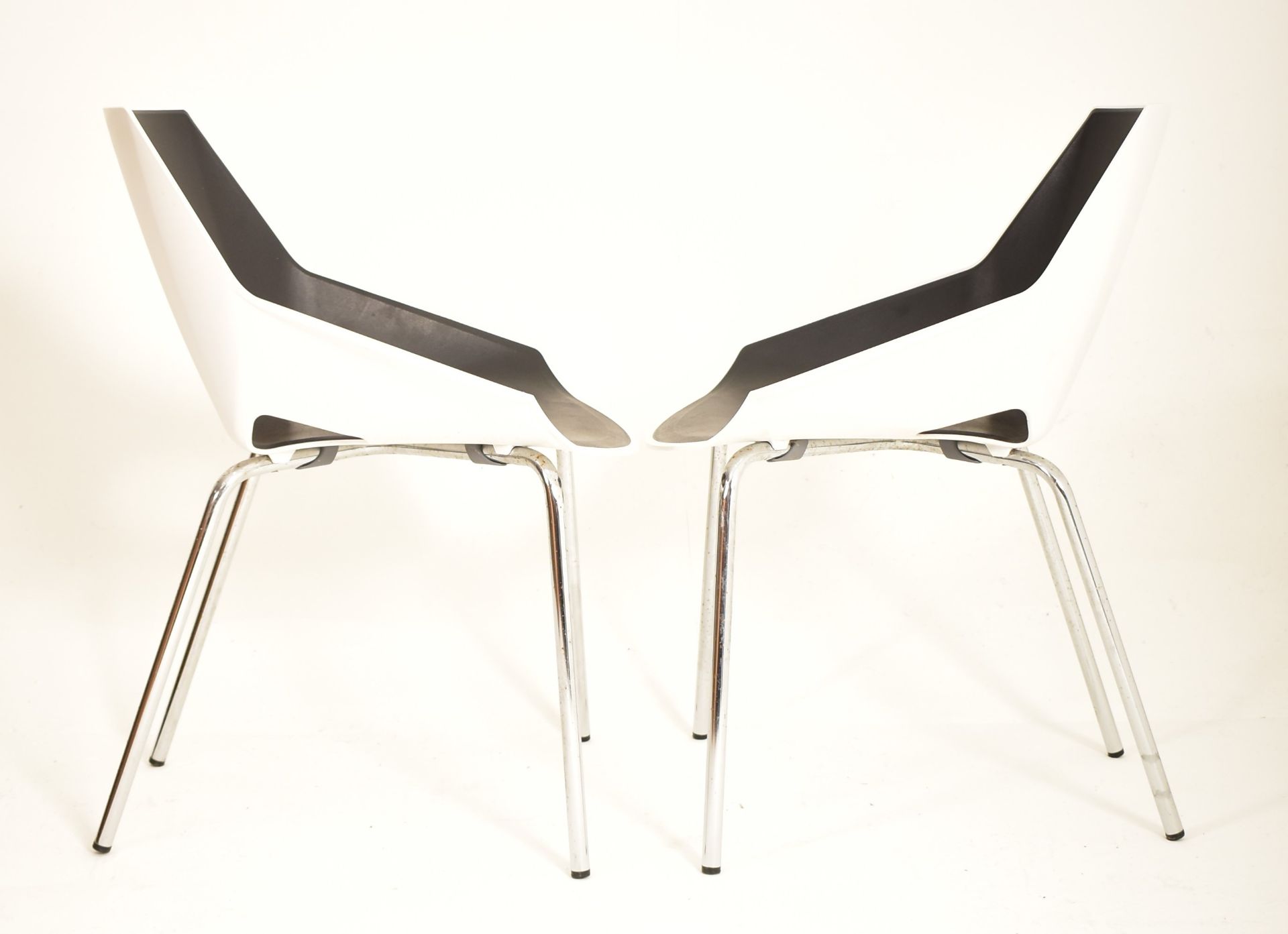 ACTIU - VIVA CHAIR - SET OF FOUR STACKING DINING CHAIRS - Image 3 of 5