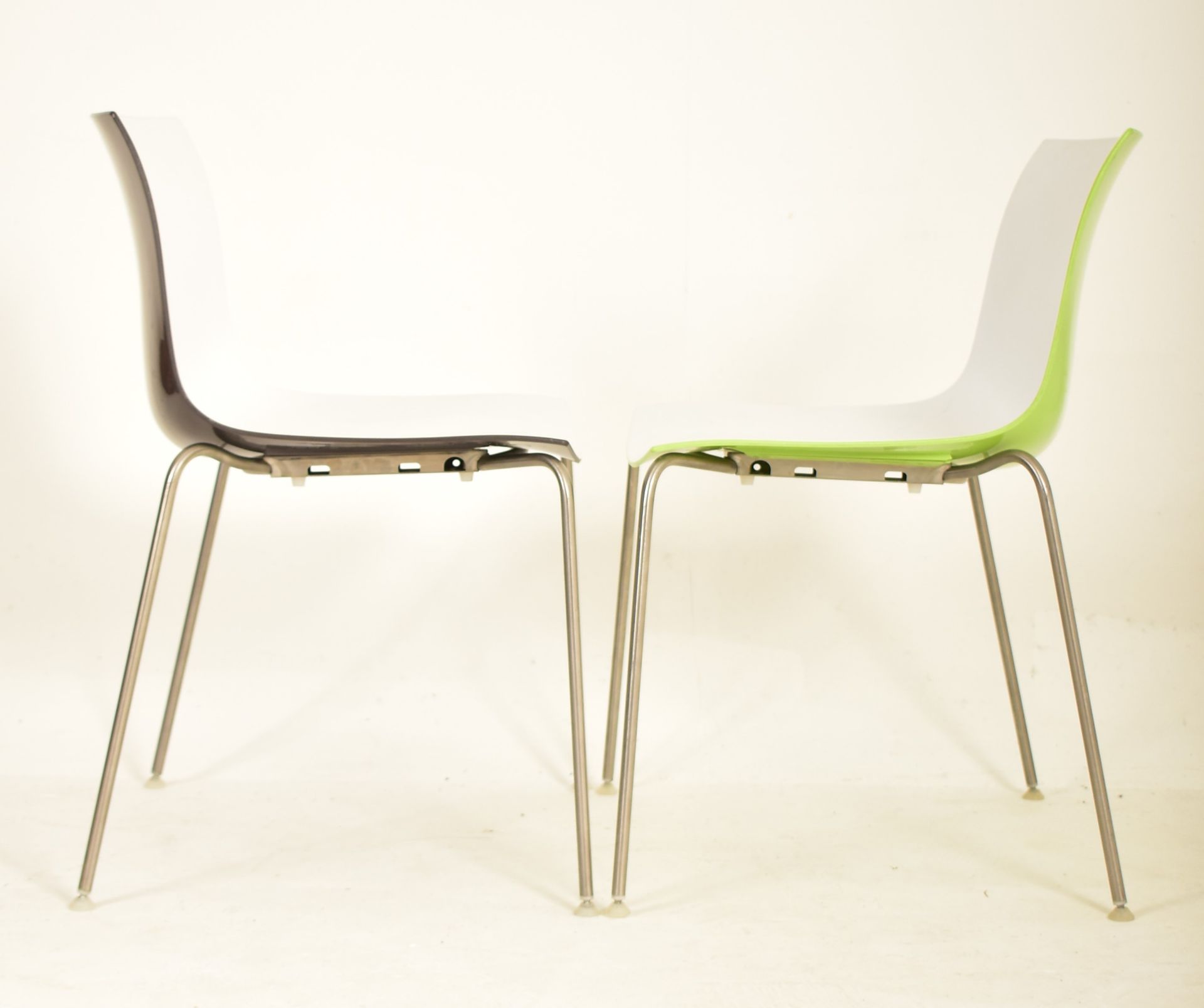 LIEVORE MOLINA X ARPER - CATIFA 46 - SEVEN STACKING CHAIRS - Image 5 of 6