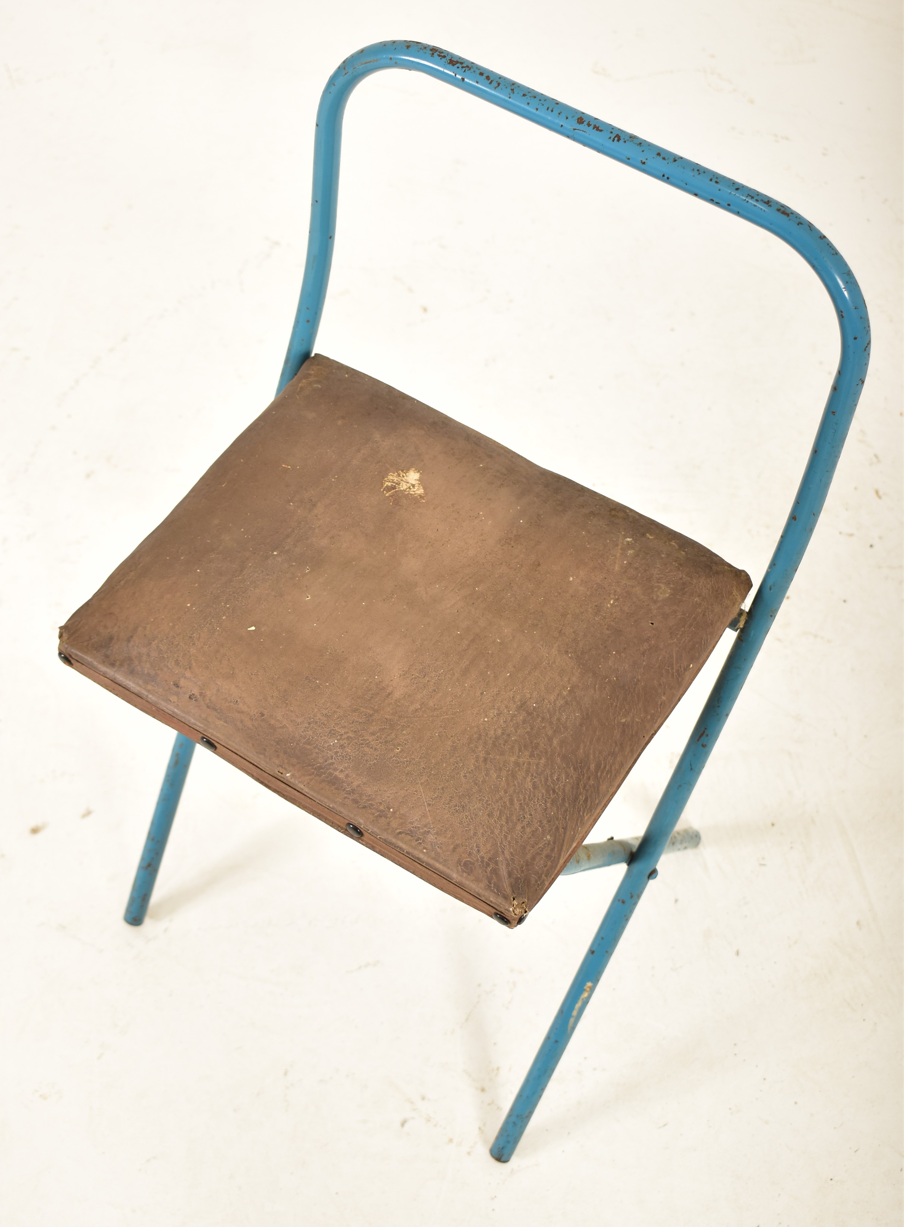 MID CENTURY OAK-PLY AND METAL CHILDREN'S SCHOOL DESK - Image 6 of 6