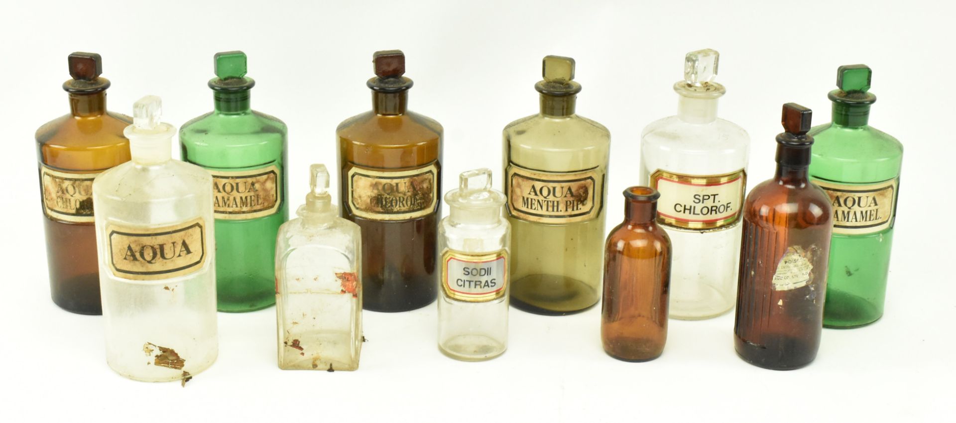 SELECTION OF EARLY 20TH CENTURY APOTHECARY BOTTLES - Image 2 of 6