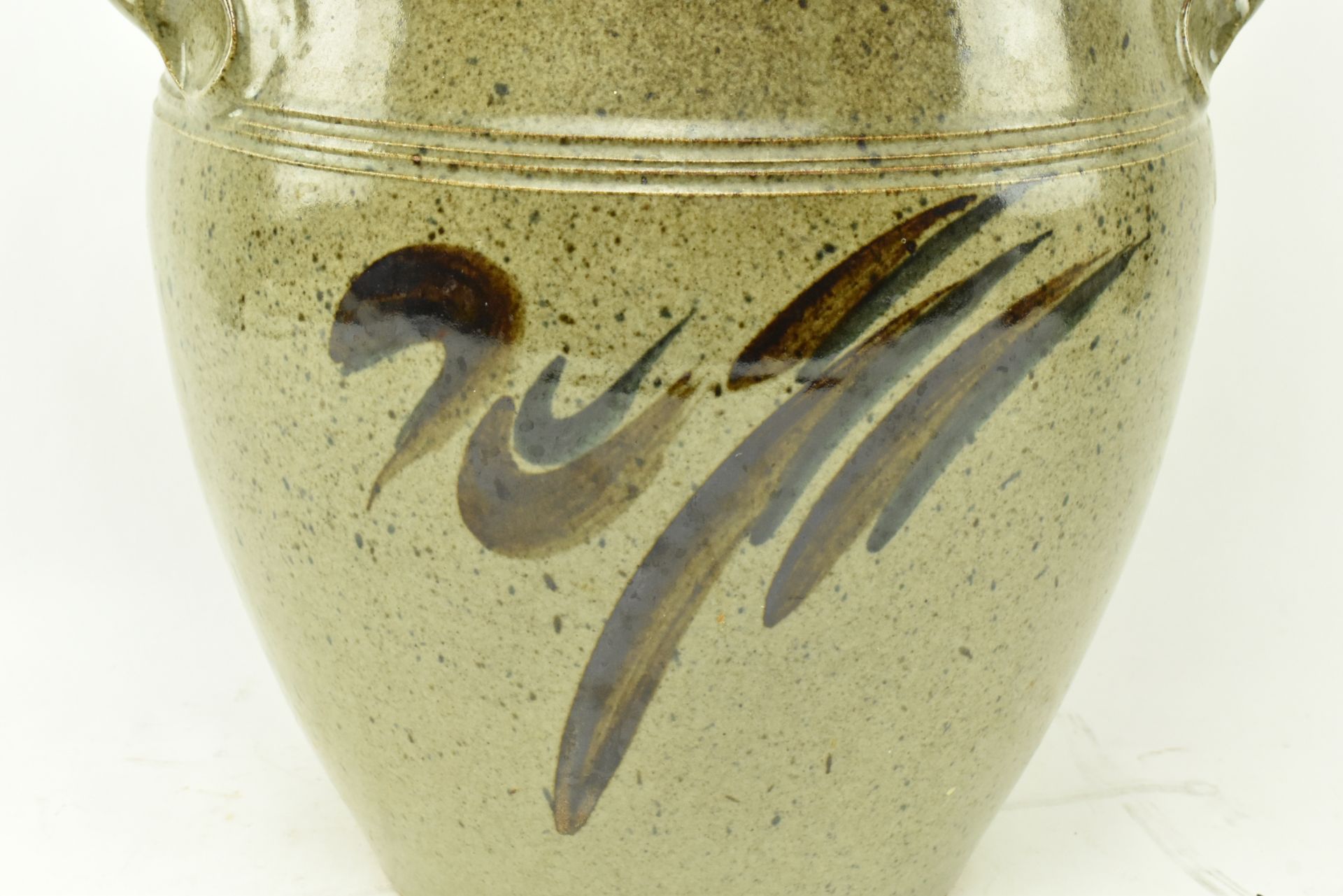 JEREMY LEACH (B. 1941) - STUDIO POTTERY STONEWARE LIDDED VASE - Image 2 of 6