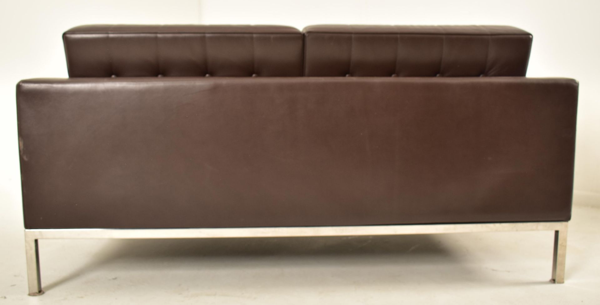 FLORENCE KNOLL STYLE - CONTEMPORARY TWO SEATER SOFA - Image 4 of 5