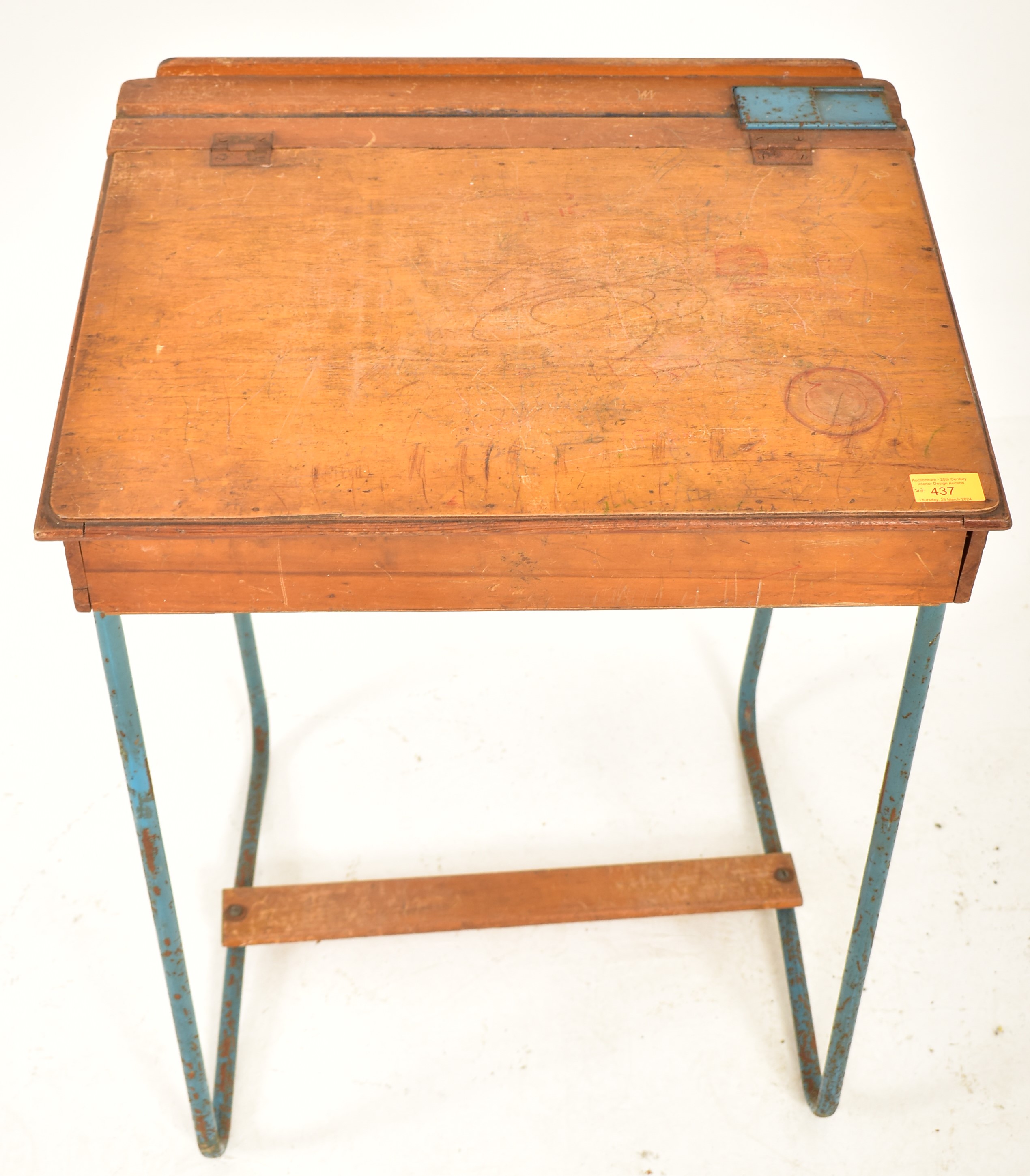 MID CENTURY OAK-PLY AND METAL CHILDREN'S SCHOOL DESK - Image 2 of 6