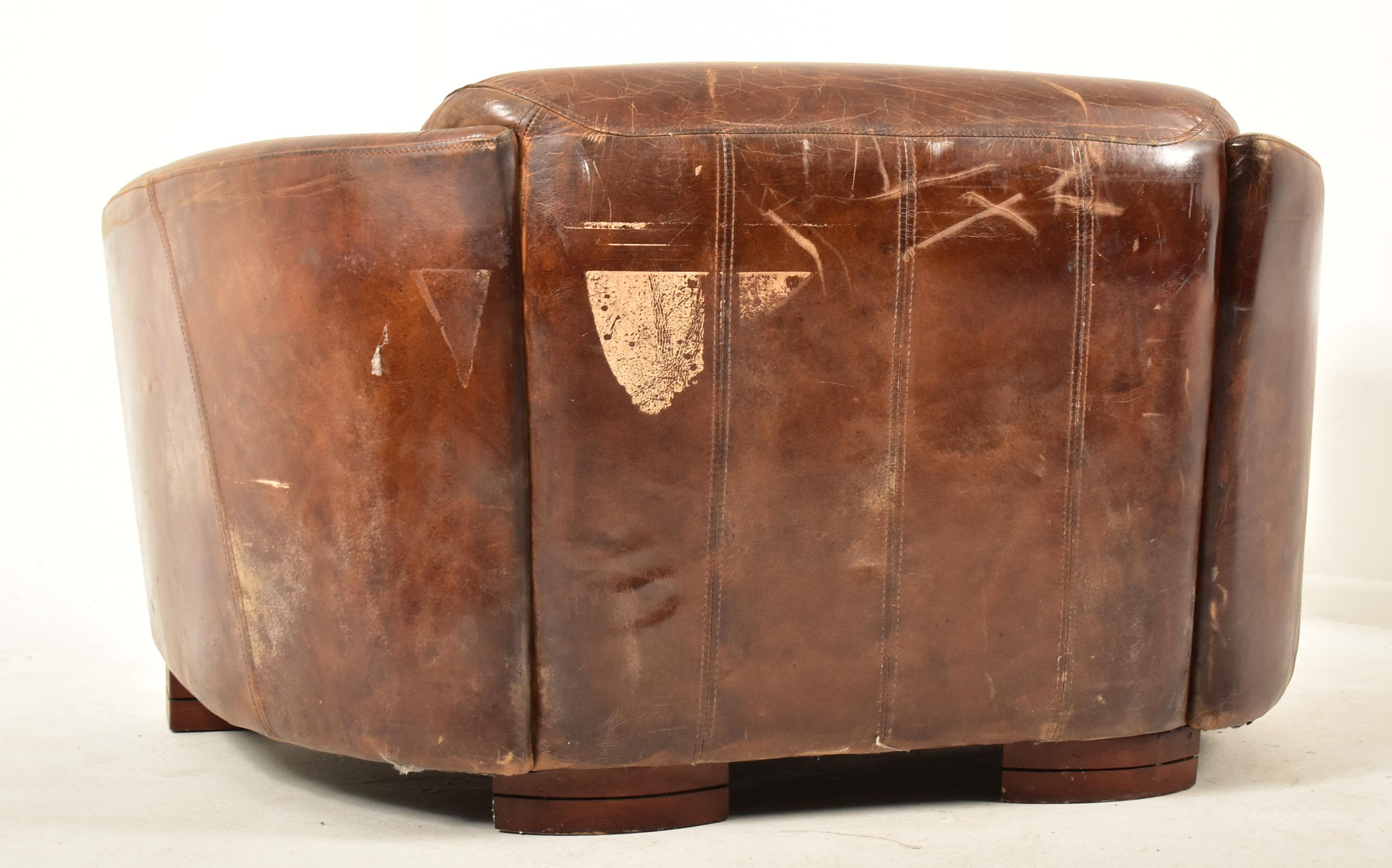 CONTEMPORARY BRISTISH DESIGN LEATHER SOFA - Image 5 of 5