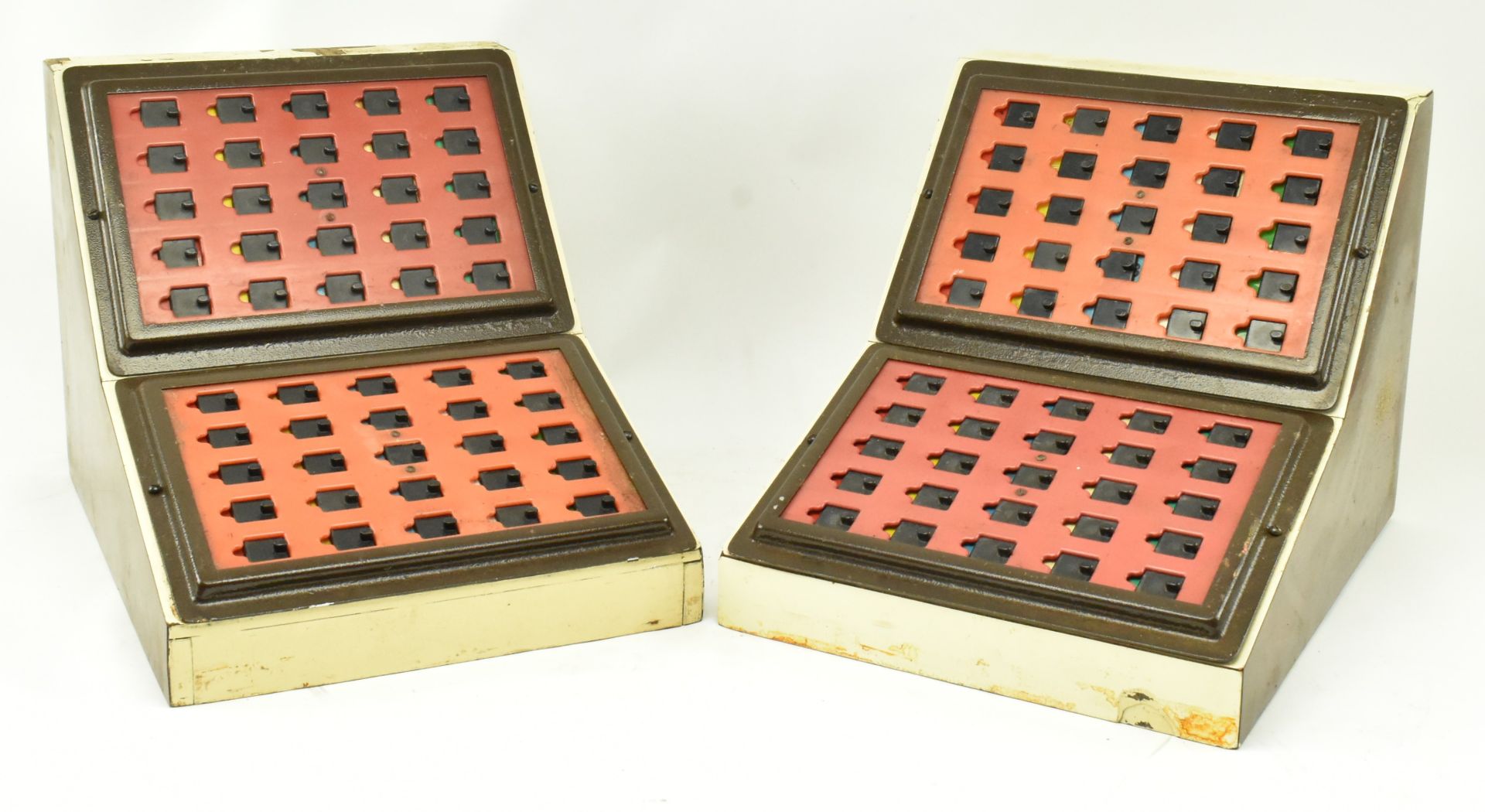 PAIR OF VINTAGE FAIRGROUND BINGO LIGHT BOXES / MACHINES - Bild 2 aus 7