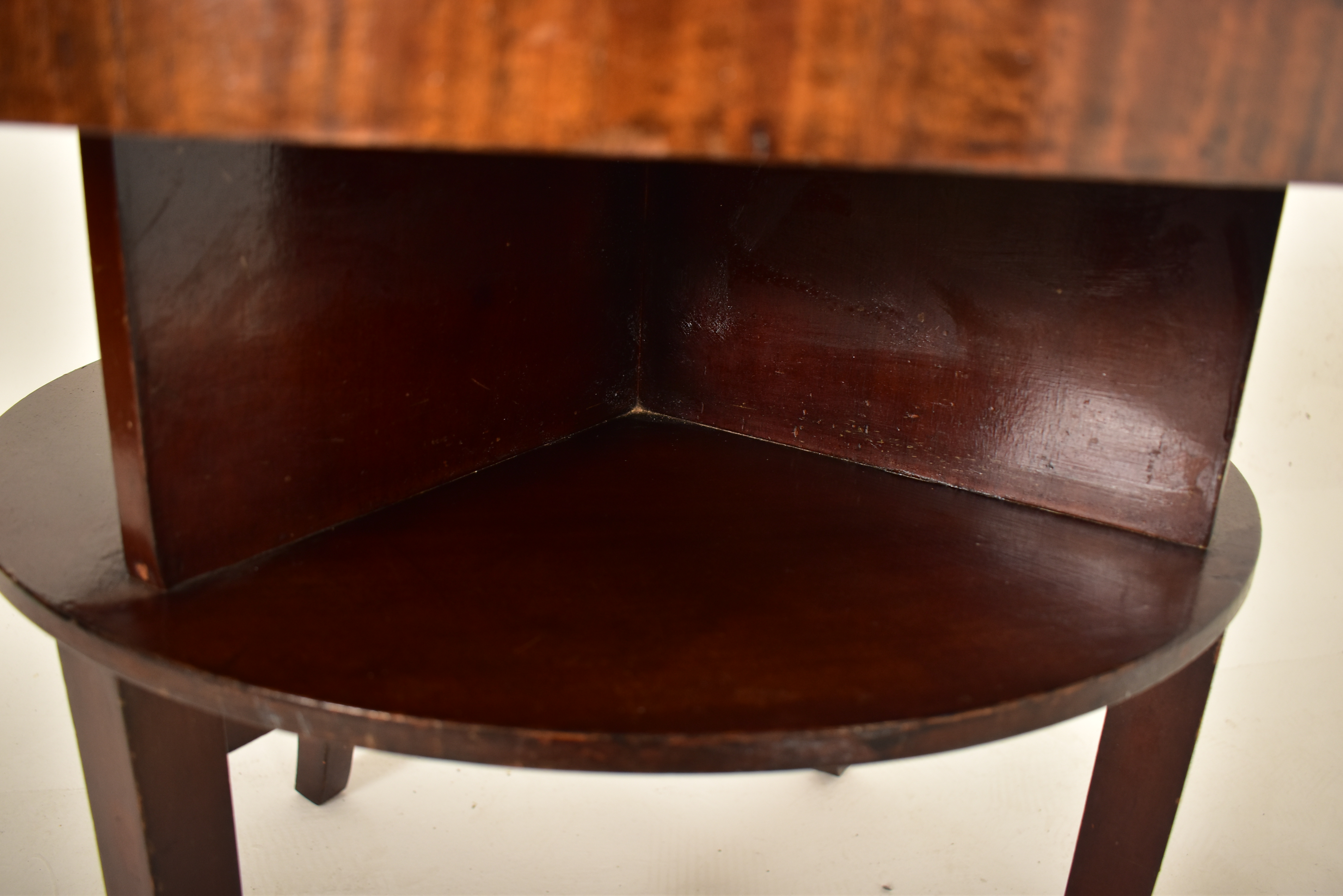 MID 20TH CENTURY WALNUT VENEERED LOW OCCASIONAL TABLE - Image 4 of 6
