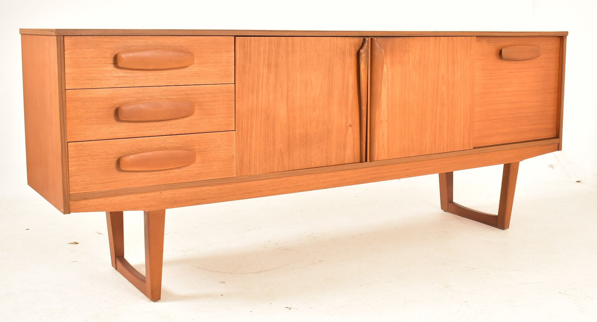 20TH CENTURY BRITISH MODERN DESIGN TEAK SIDEBOARD