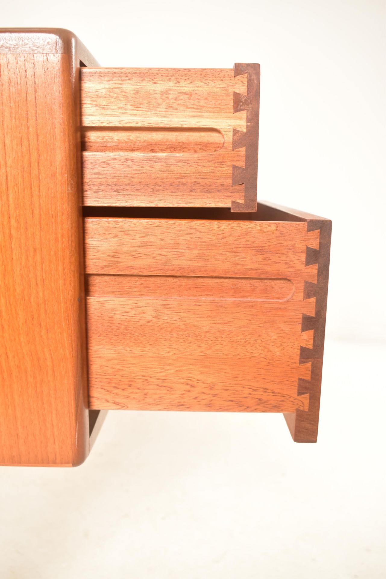 G-PLAN - FRESCO - MID CENTURY 1960S TEAK WRITING DESK - Image 3 of 6