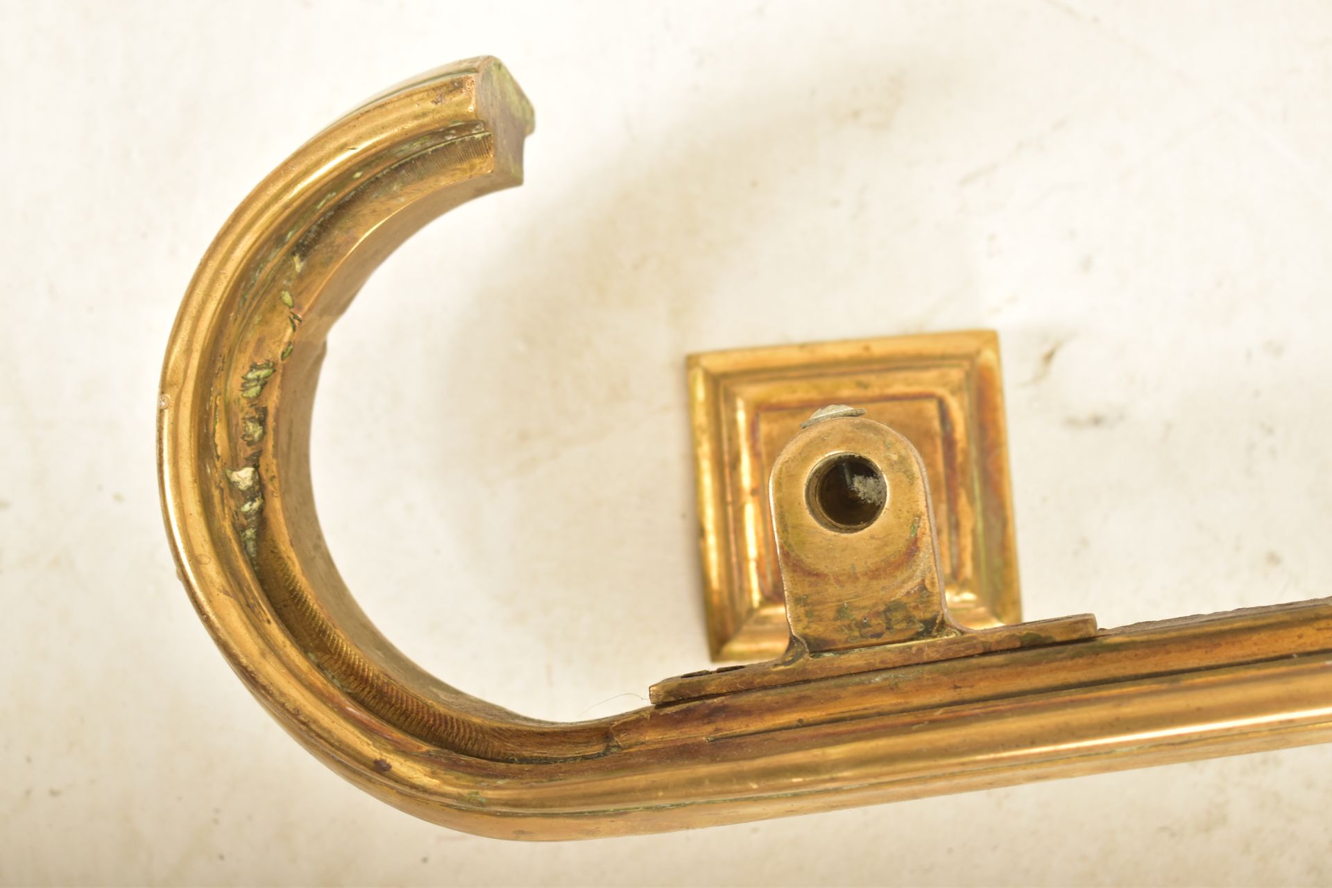 PAIR OF EARLY 20TH CENTURY BRASS THEATRE HANDRAILS - Image 4 of 6