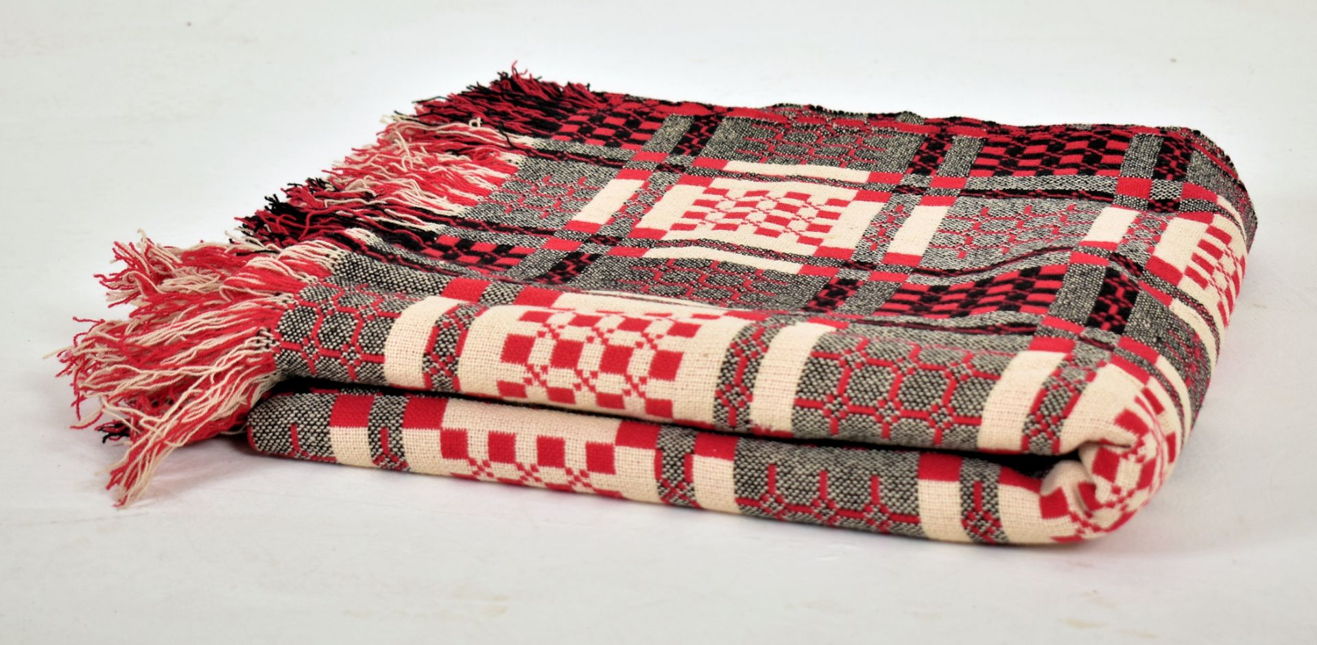 20TH CENTURY HANDMADE WELSH WOOLLEN BLANKET