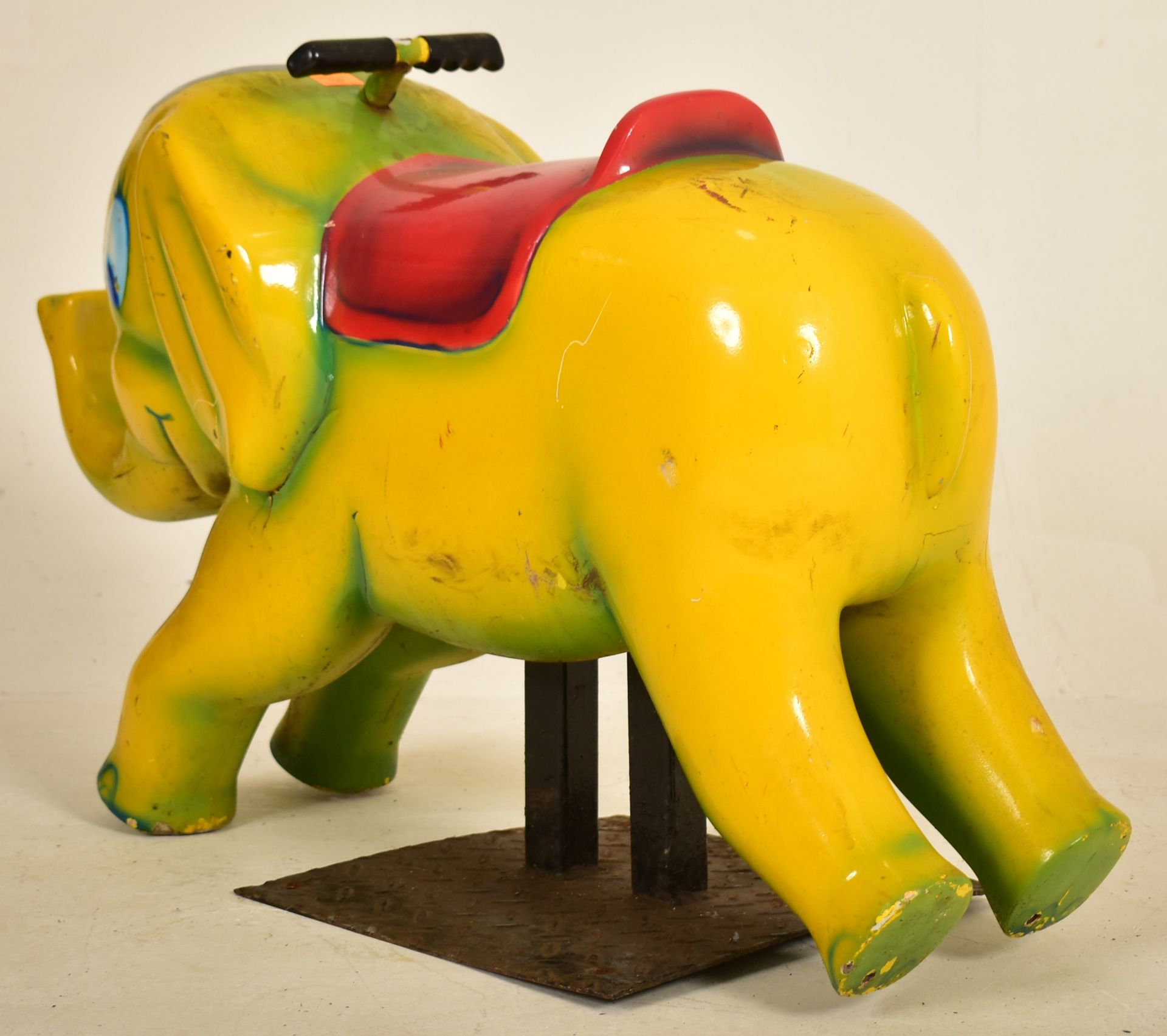 ELEPHANT JUVENILE RIDE - 1970S FAIRGROUND CAROUSEL RIDE - Bild 4 aus 4