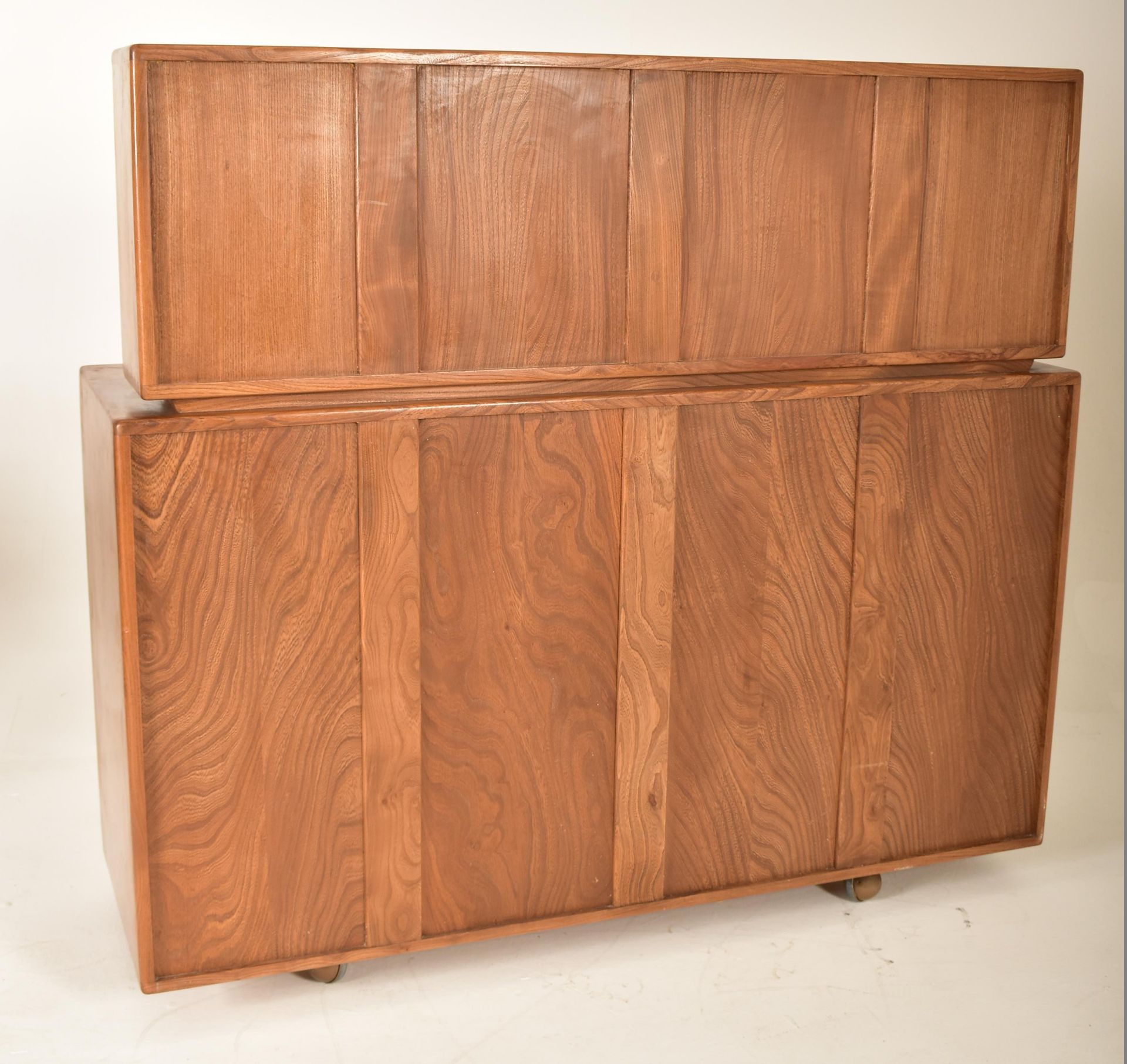 ERCOL - WINDSOR RANGE - MID CENTURY ELM SIDEBOARD - Bild 6 aus 6