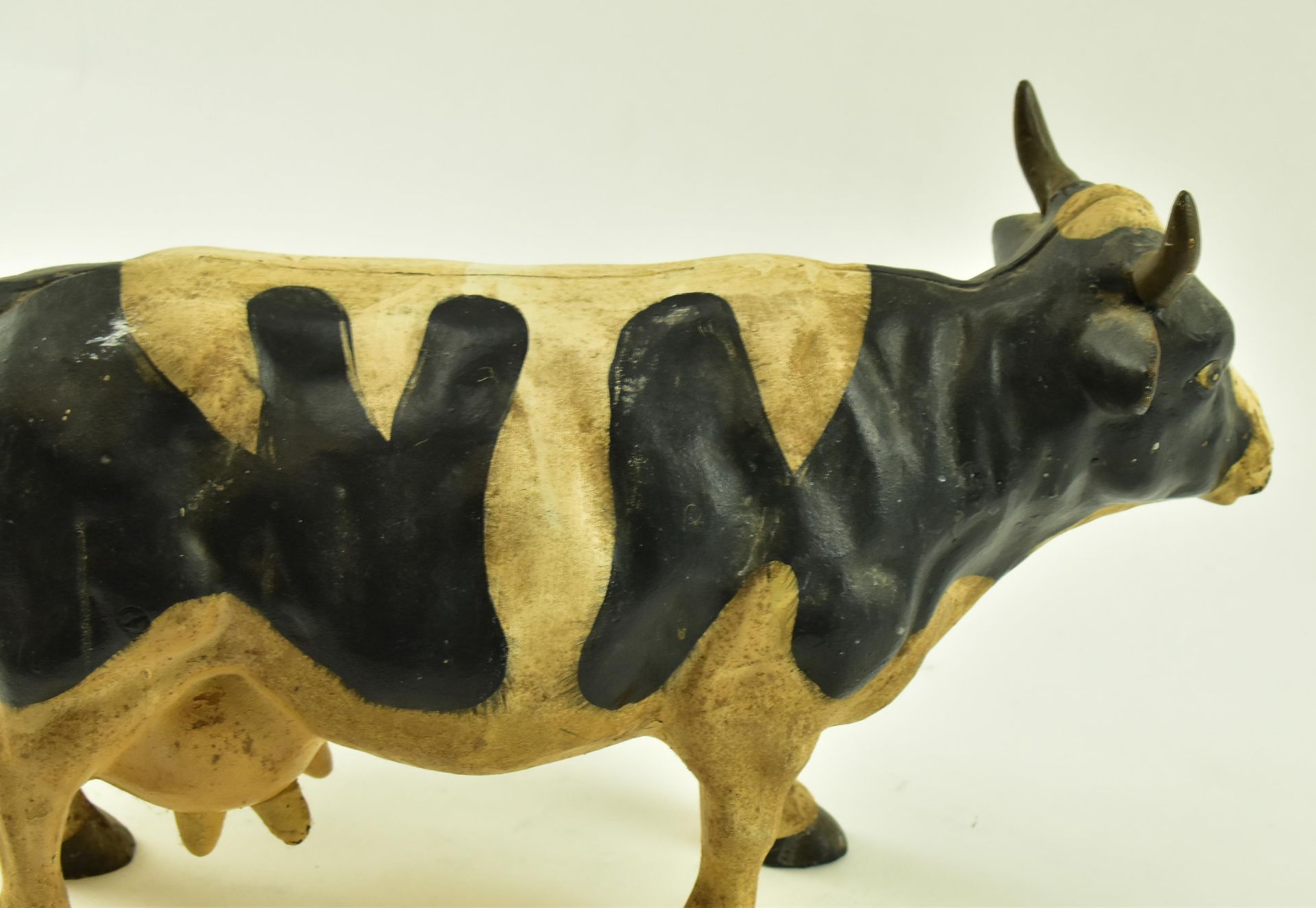 LARGE CONTEMPORARY HEAVY CAST IRON MODEL OF A COW - Bild 9 aus 11