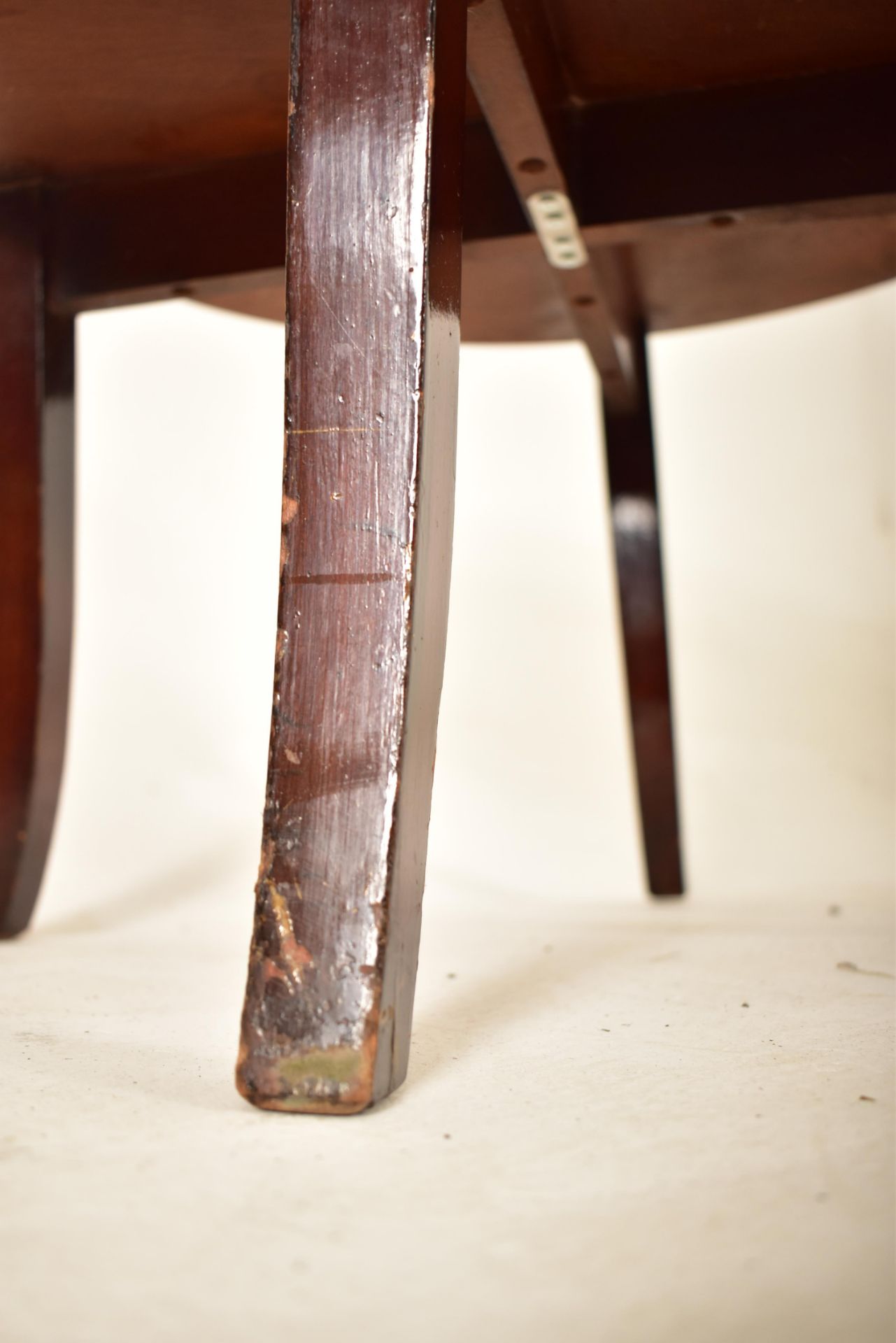 MID 20TH CENTURY WALNUT VENEERED LOW OCCASIONAL TABLE - Image 3 of 6