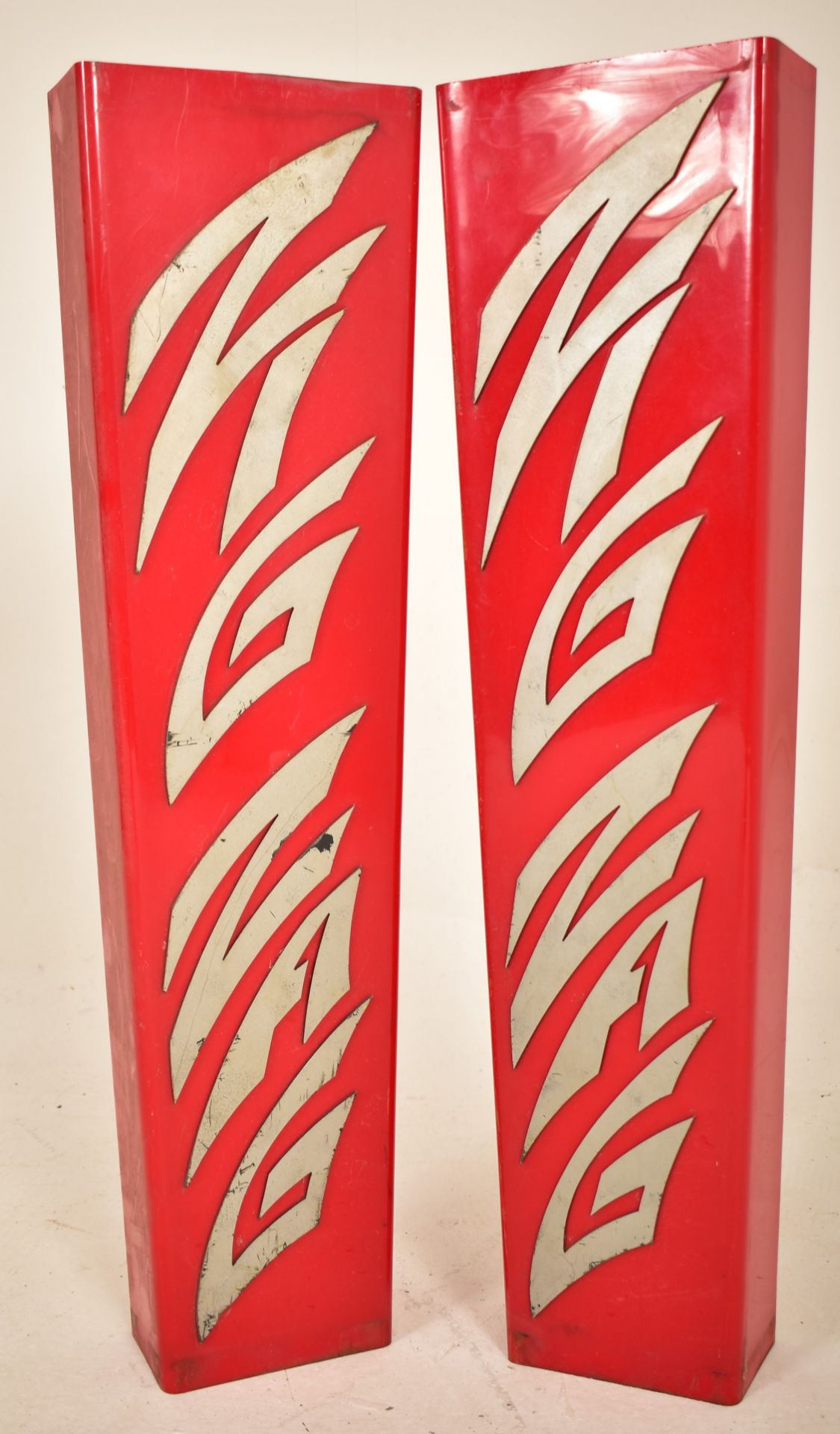 ZIG ZAG - PAIR OF 20TH CENTURY FAIRGROUND ACRYLIC UPRIGHTS