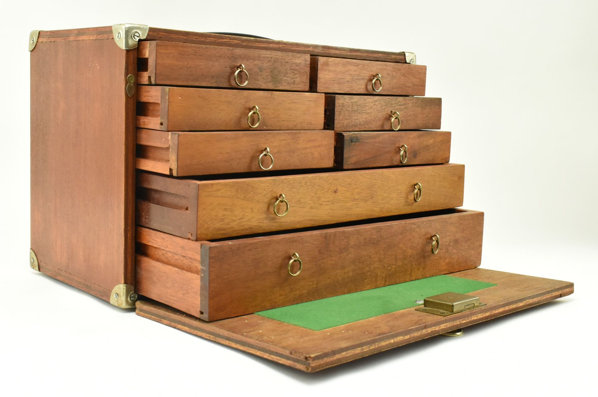 20TH CENTURY OAK VENEERED ENGINEERS WORKMAN'S TOOL CHEST - Image 4 of 6