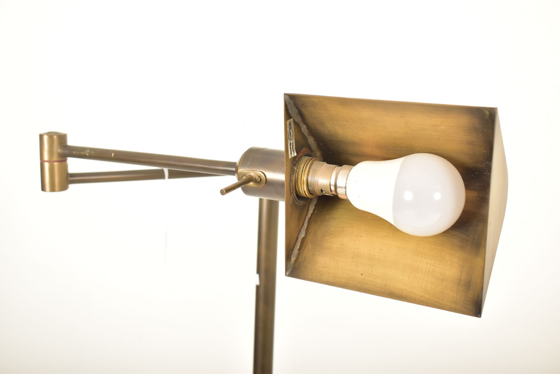 20TH CENTURY 1960S INSPIRED METAL FLOOR STANDARD LAMP - Image 2 of 4