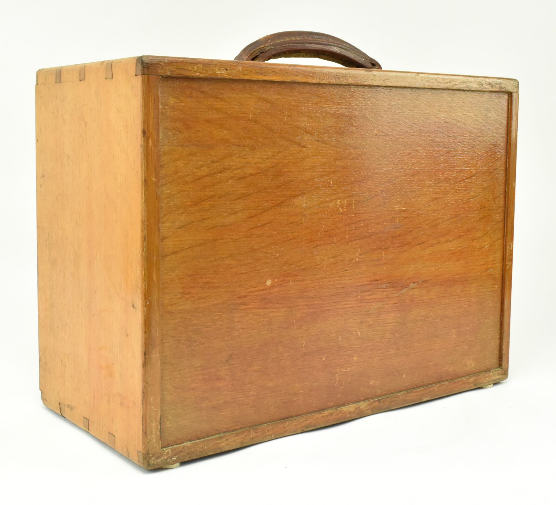 20TH CENTURY CQR OAK ENGINEERS WORKMAN'S TOOL CHEST - Image 6 of 7