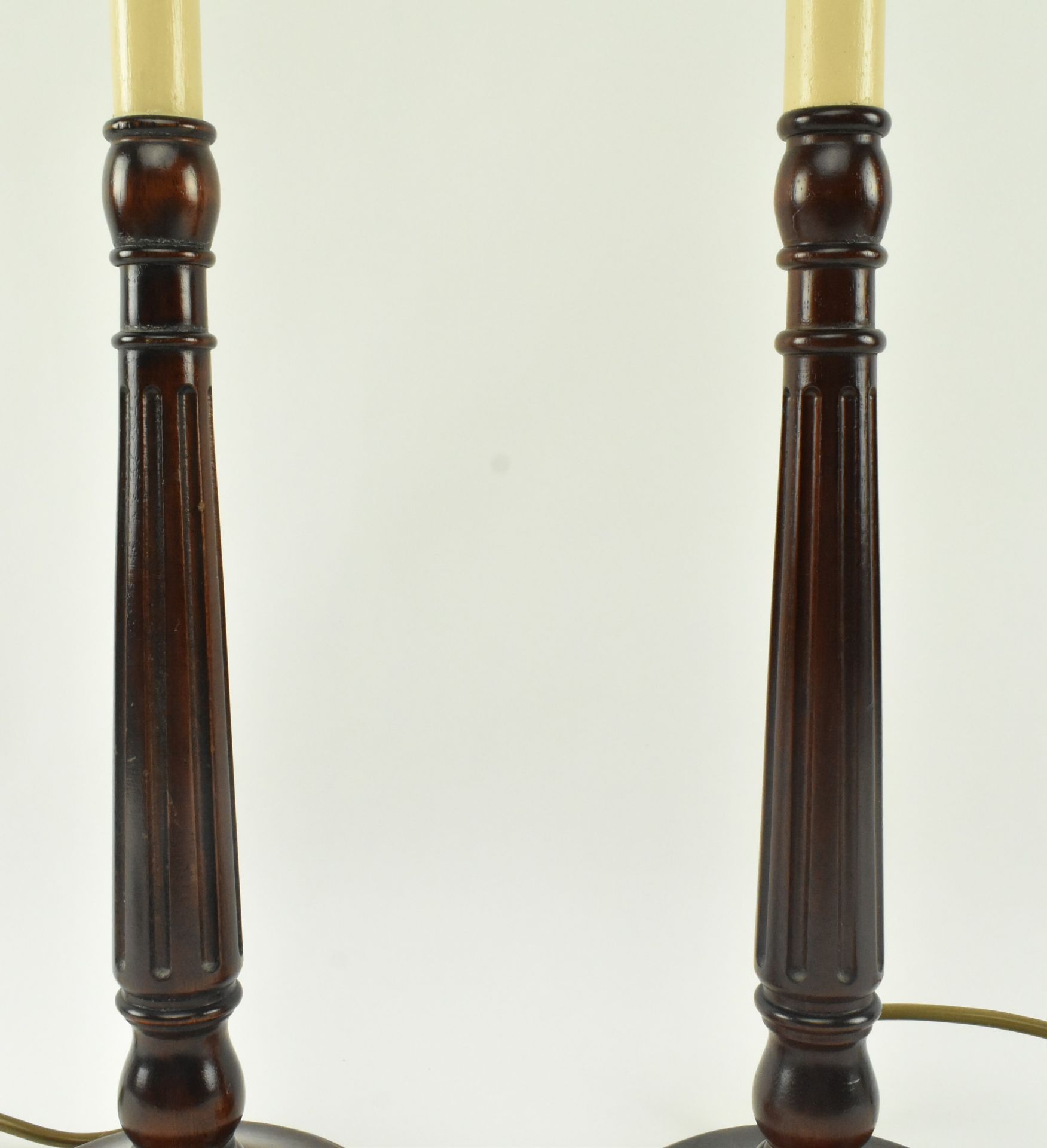 PAIR OF CONTEMPORARY NEO-CLASSICAL STYLE COLUMN DESK LAMPS - Image 3 of 5