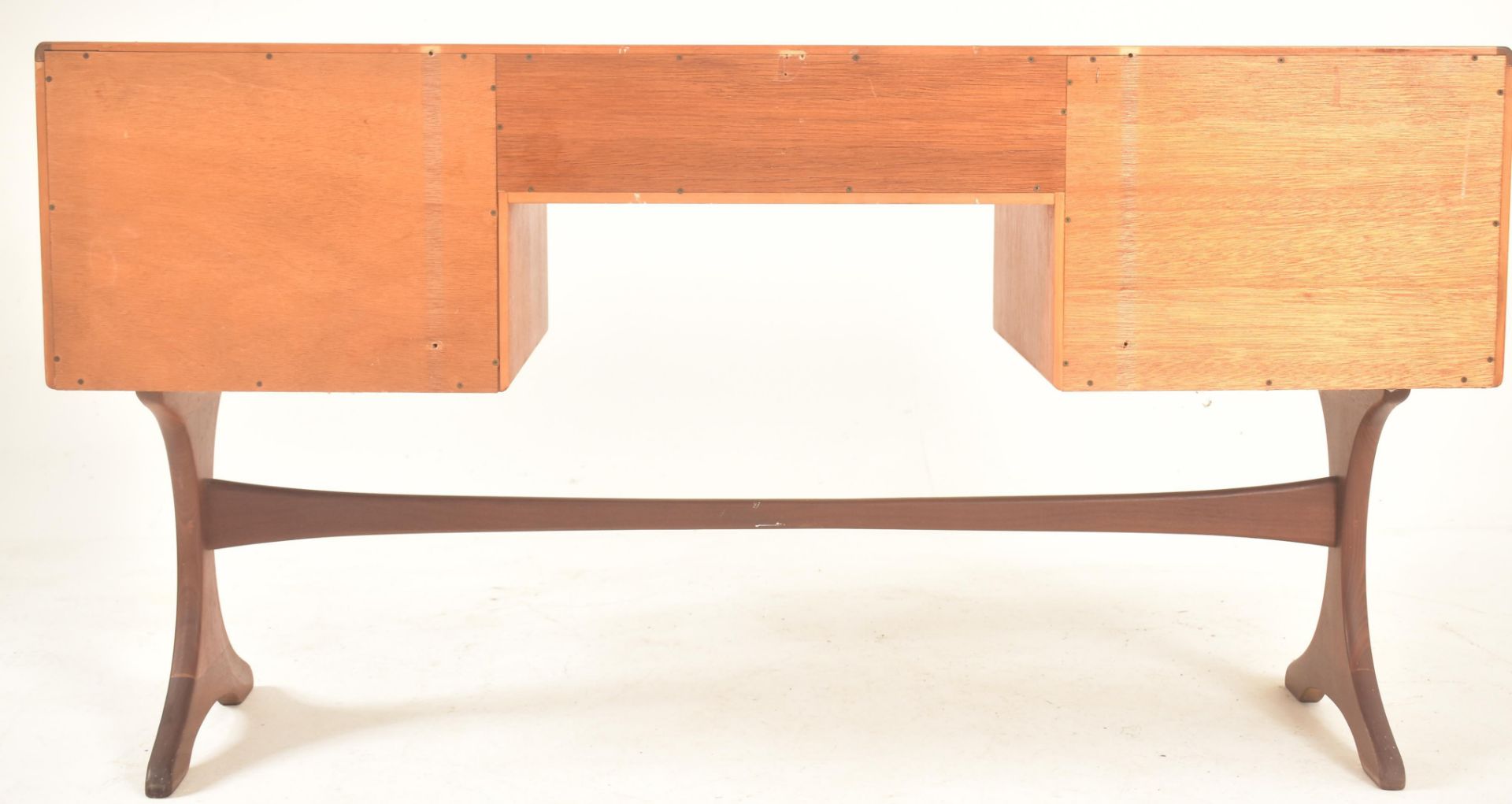 G-PLAN - FRESCO - MID CENTURY 1960S TEAK WRITING DESK - Image 5 of 6