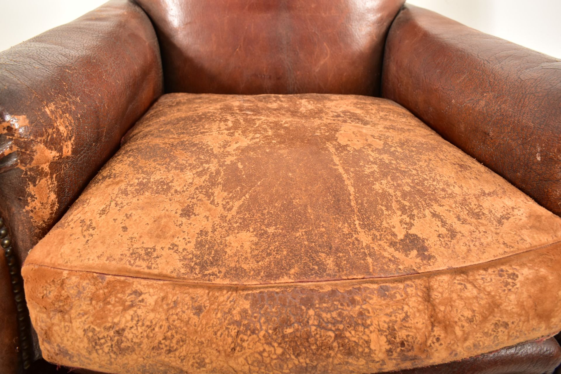 PAIR OF ART DECO LEATHER AND BRASS STUDDED CLUB ARMCHAIRS - Image 4 of 7