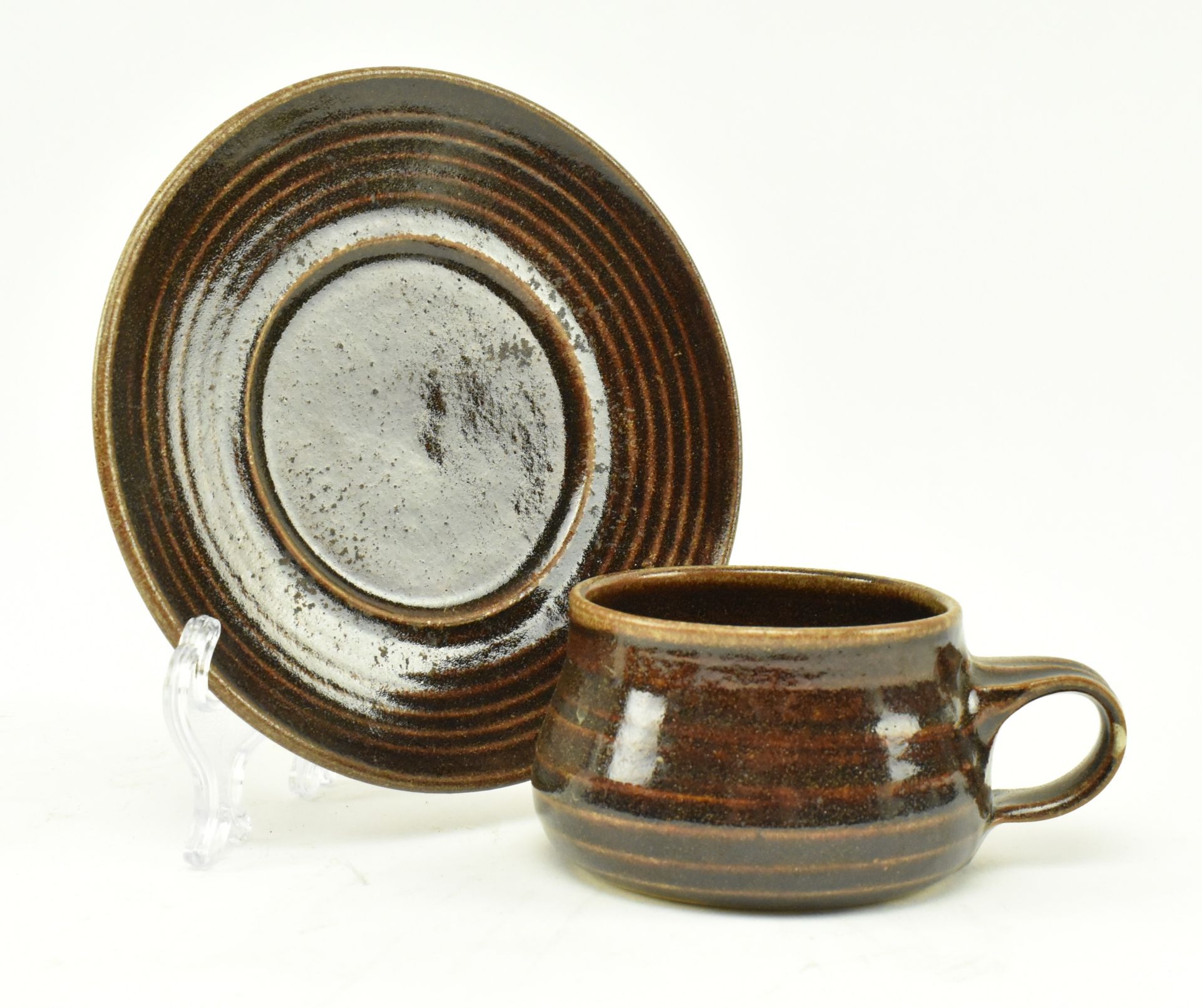 SCOTT MARSHALL - BOSCEAN POTTERY - SET OF SIX CUPS & SAUCERS - Image 4 of 8