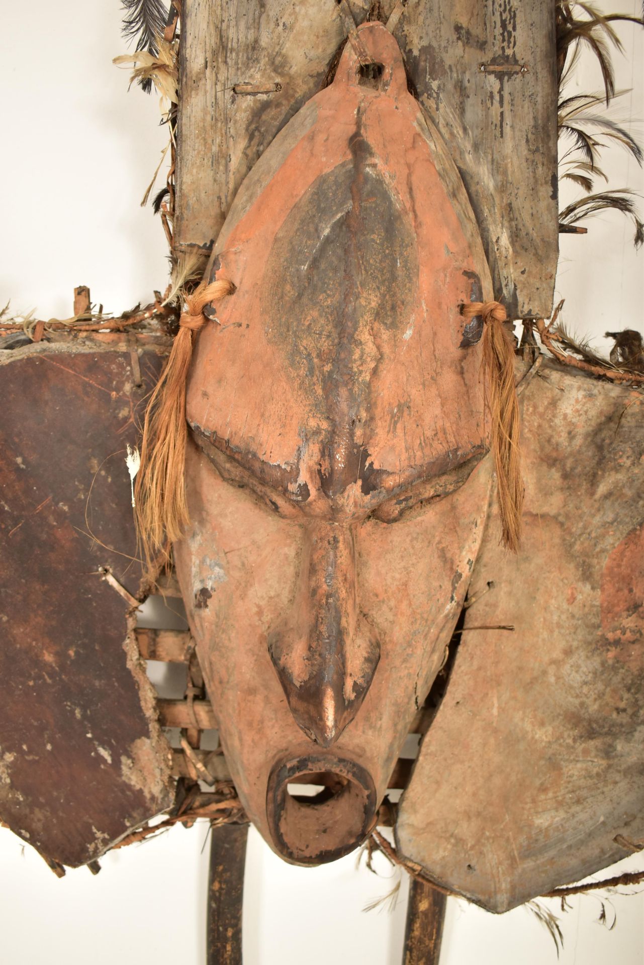 PAPUA NEW GUINEA TRIBAL WOODEN DANCE MASK - Bild 2 aus 5