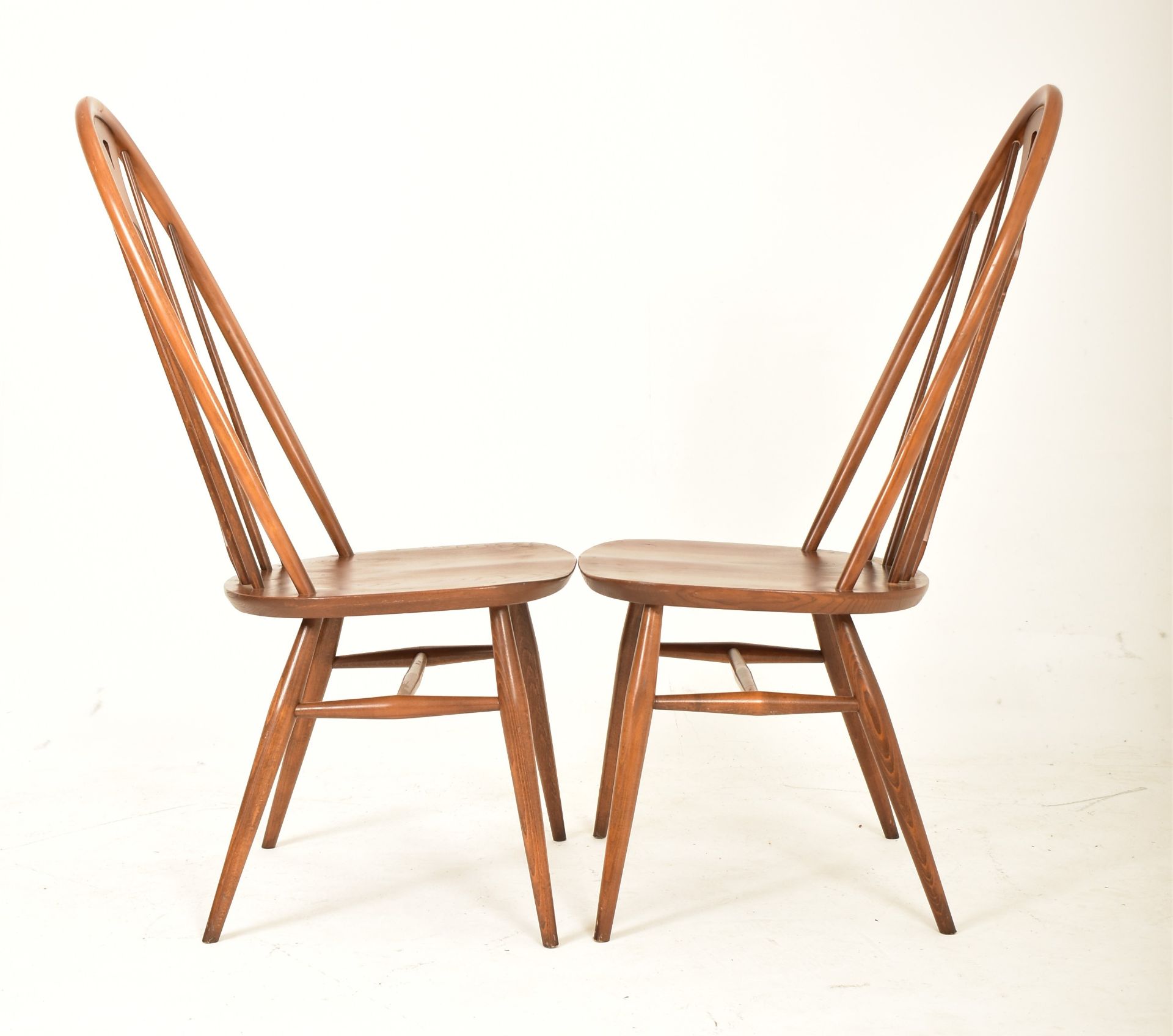 FIVE MID CENTURY ERCOL WINDSOR SWAN-BACK DINING CHAIRS - Bild 4 aus 4