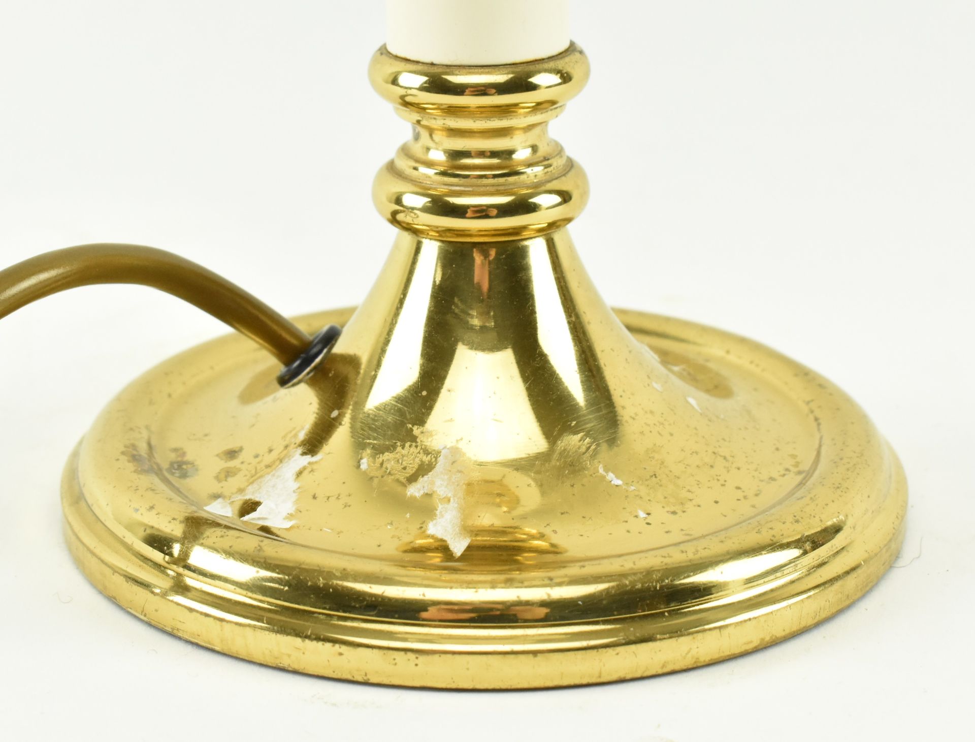 ART DECO INSPIRED OPALINE GLASS & GILT METAL DESK LAMP - Image 5 of 6