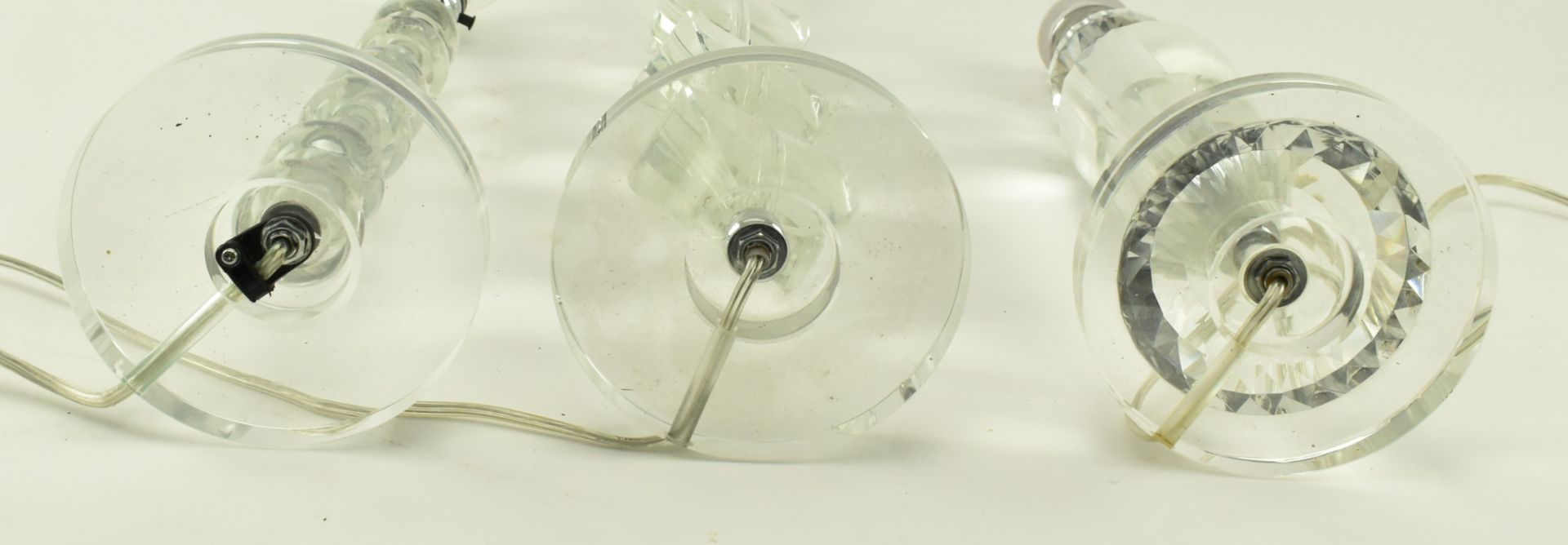 HARLEQUIN SET OF THREE CONTEMPORARY CLEAR GLASS DESK LAMPS - Bild 6 aus 6