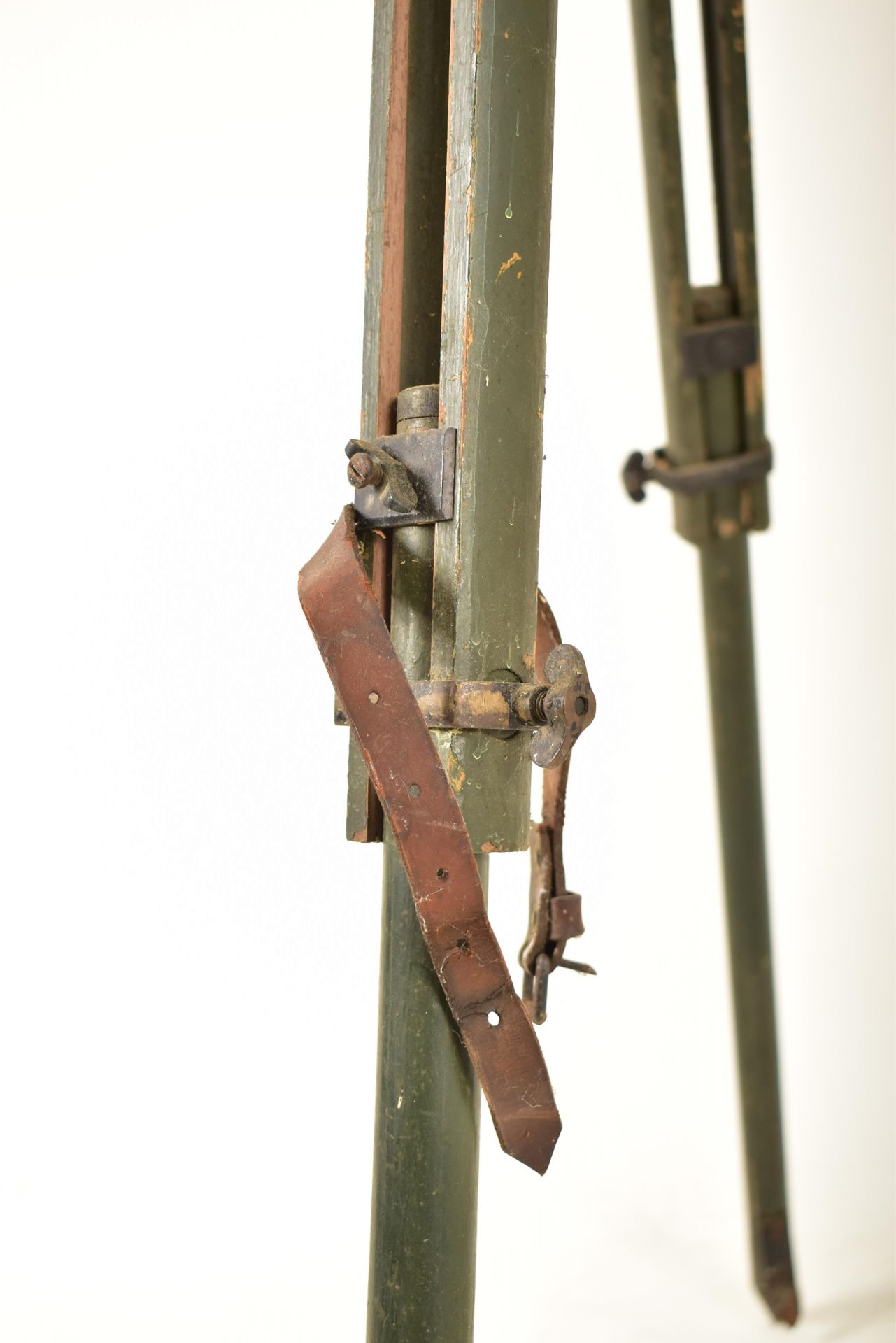 MID 20TH CENTURY WOOD & METAL MILITARY SURVEY TRIPOD STAND - Bild 3 aus 6